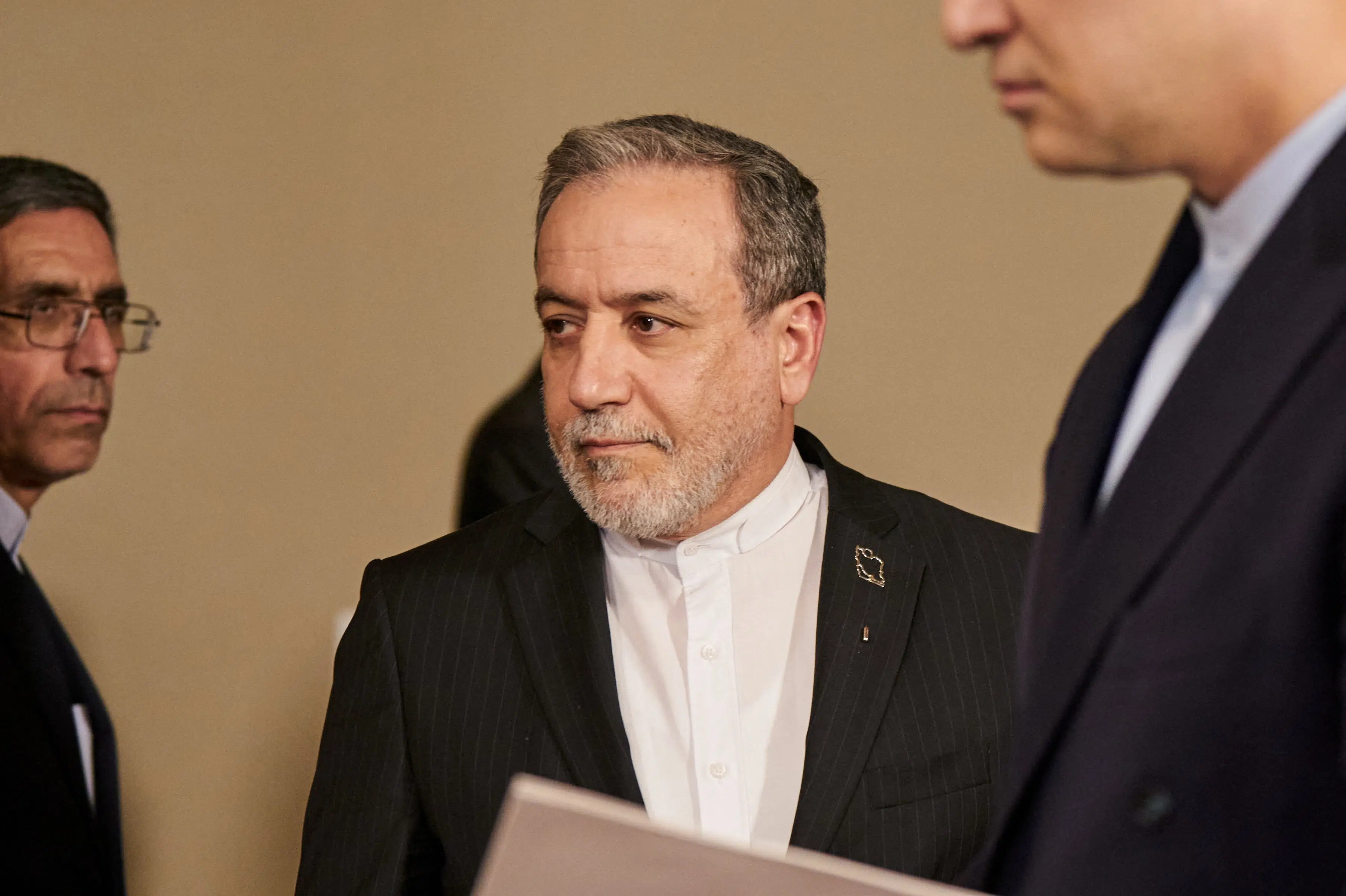 Iran afventer fortsat svar på Hormuzstrædeplan trods Trumps nej