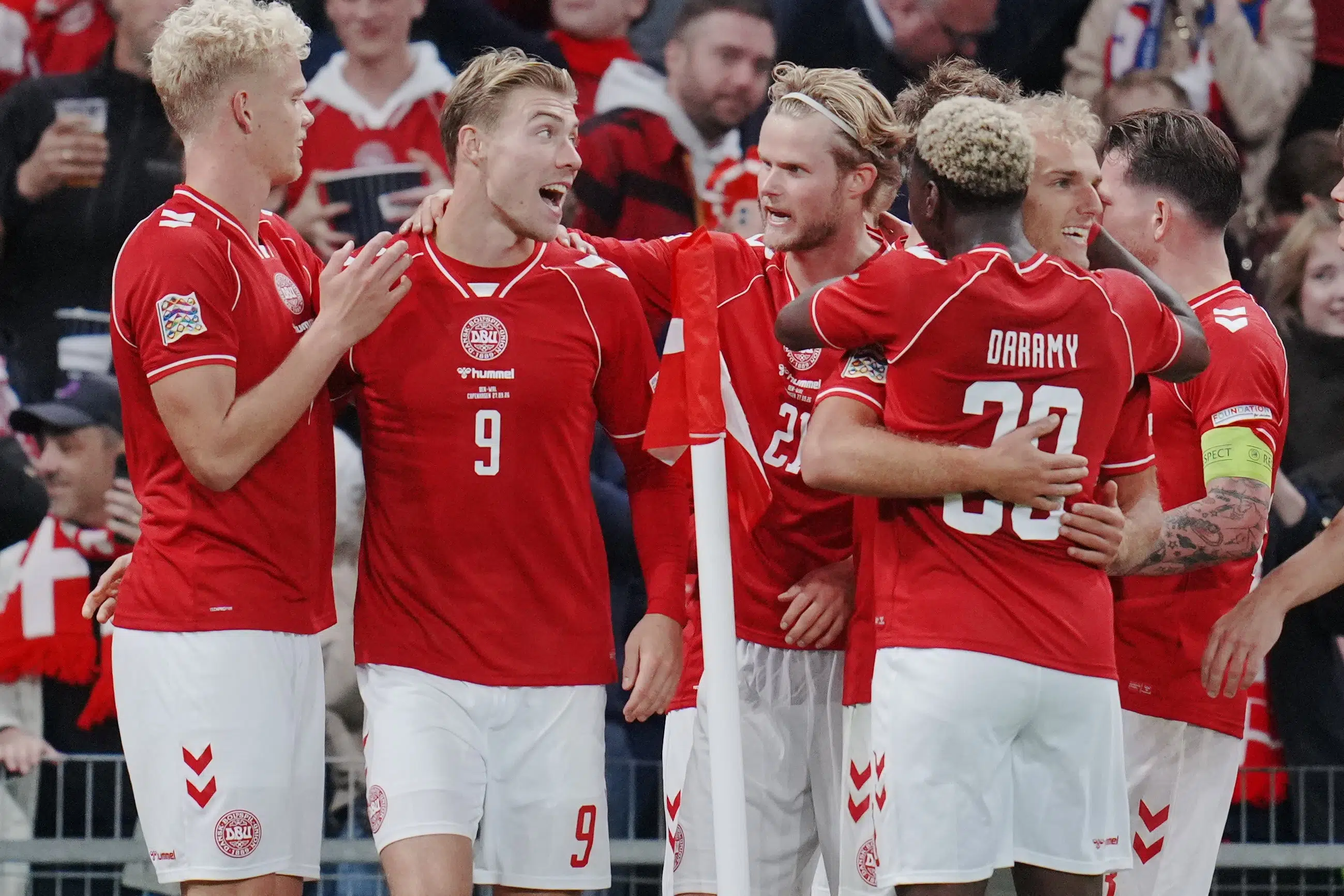 Danmark sænker Wales i anden halvleg i Parken