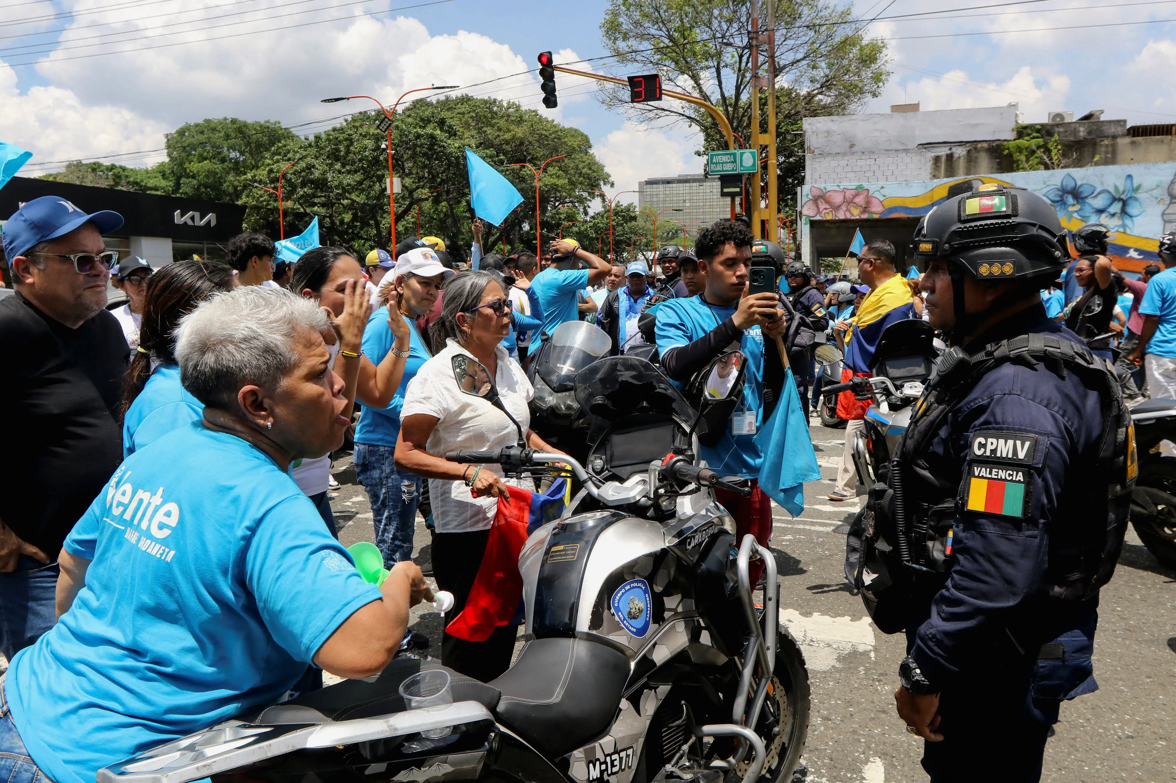 Demonstranter i Venezuela kræver oppositionsleders hjemkomst
