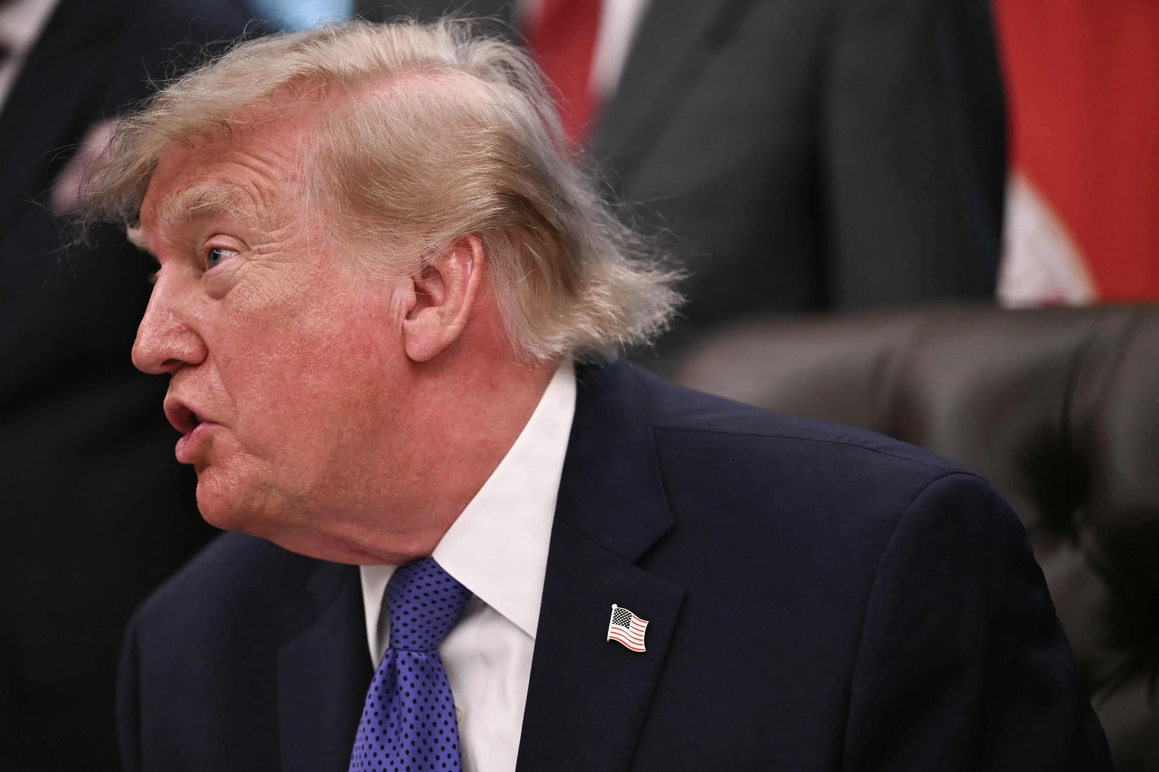 Trump overrasket over løsladelse af anholdte ved britisk flybase