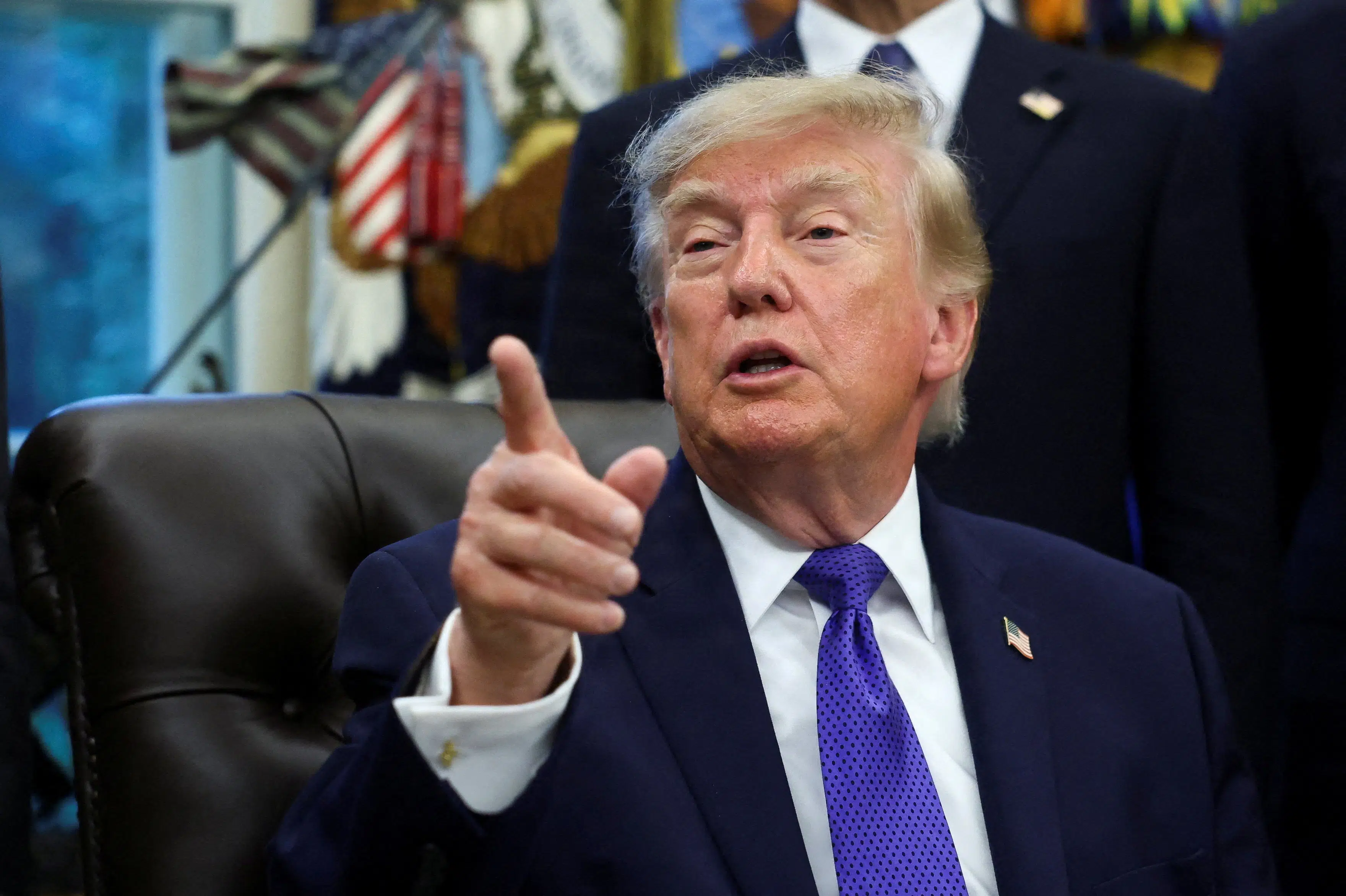 Trumps importforbud mod canadiske varer træder i kraft