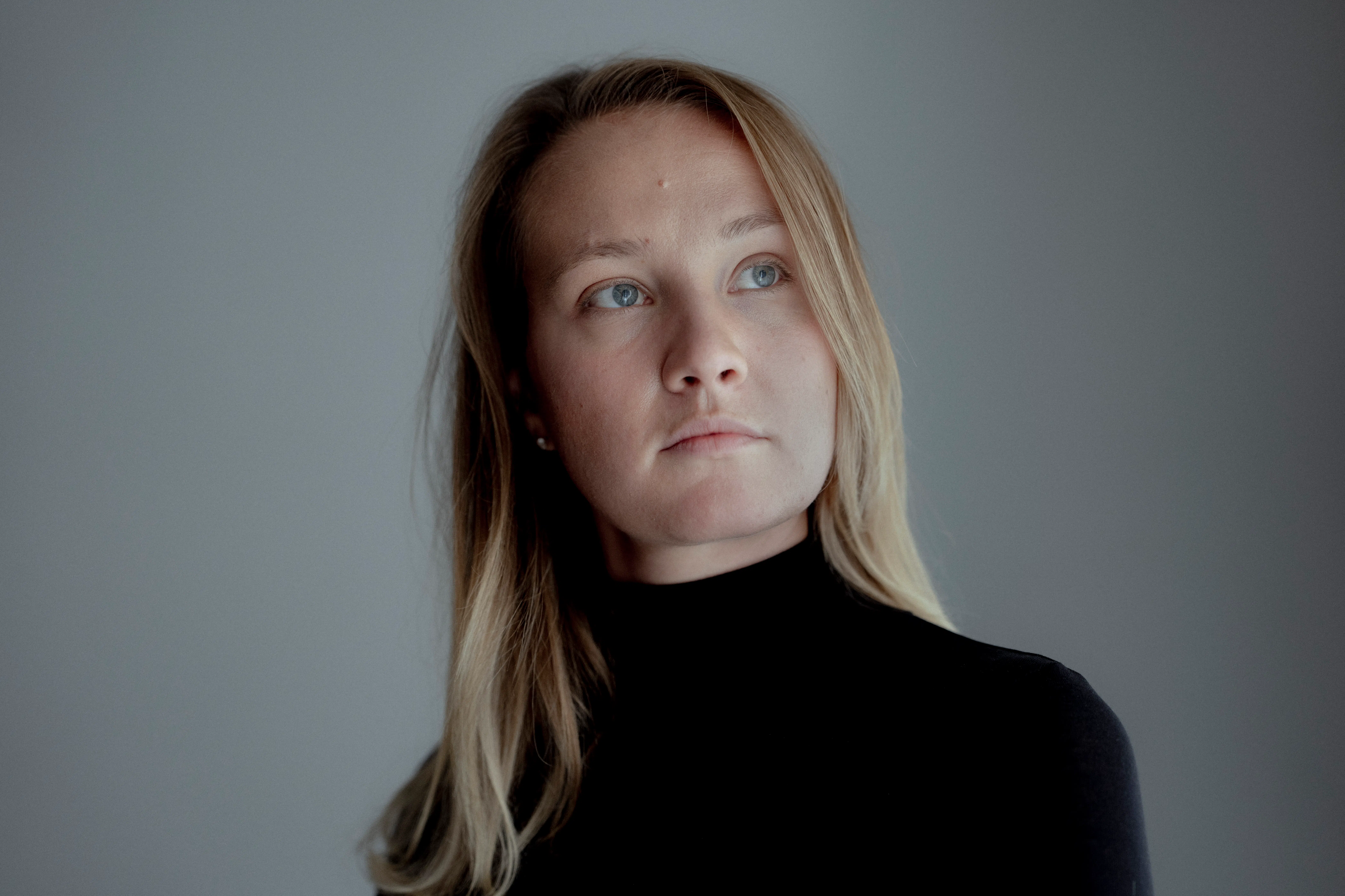 16-årige Maj tog sit eget liv. Da hendes søster åbnede telefonen, afslørede den et hemmeligt netværk for selvskade på Instagram