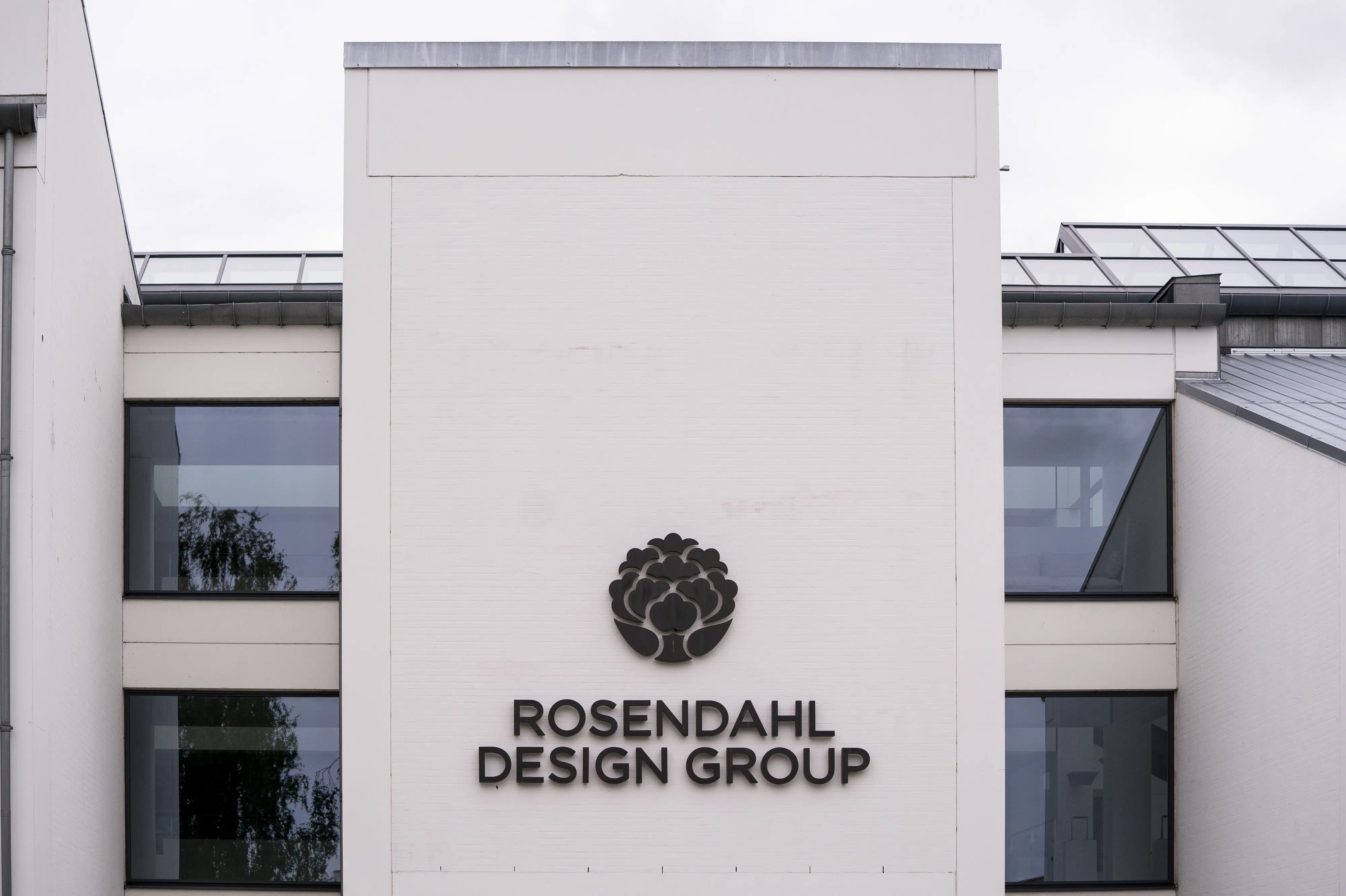 Rosendahl fyrer sin topchef og indsætter ejer midlertidigt