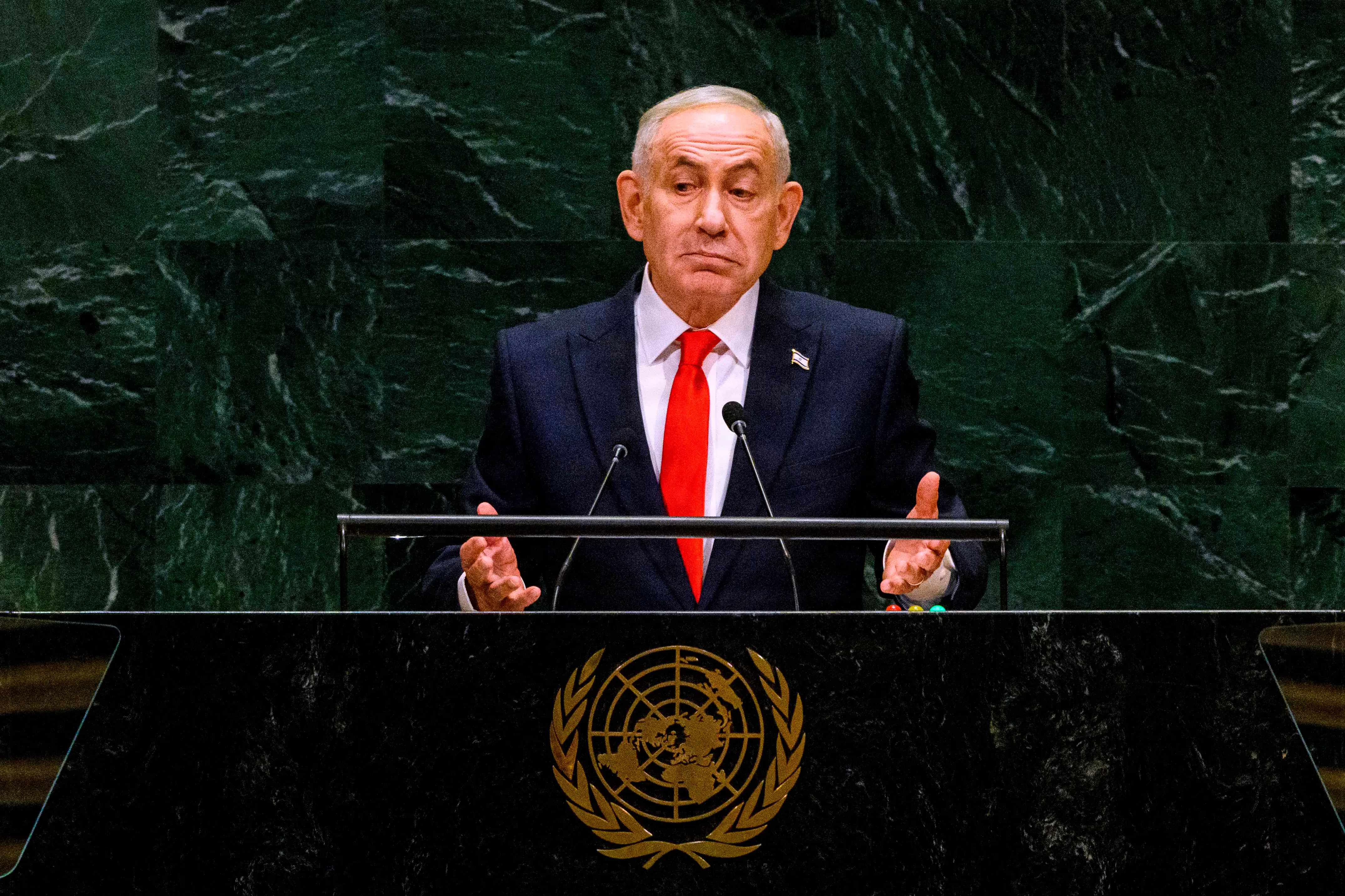 Korrespondent: Netanyahu står »overraskende nok« ikke til at miste magten efter afsløringer om hans viden om skæbnesvangert Hamas- terrorangreb
