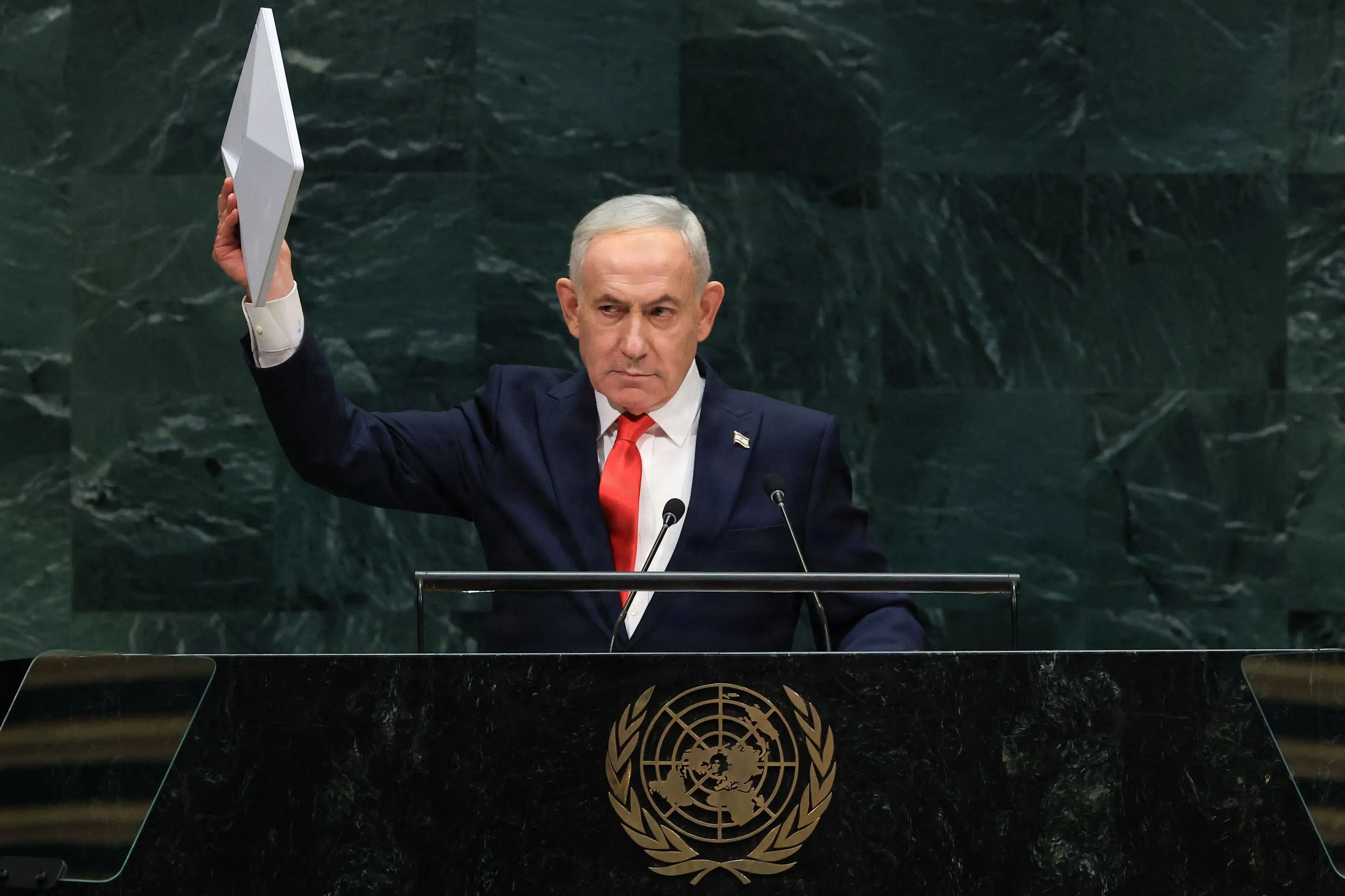 Netanyahu kræver gennemgang af sikkerhed efter angreb i fly