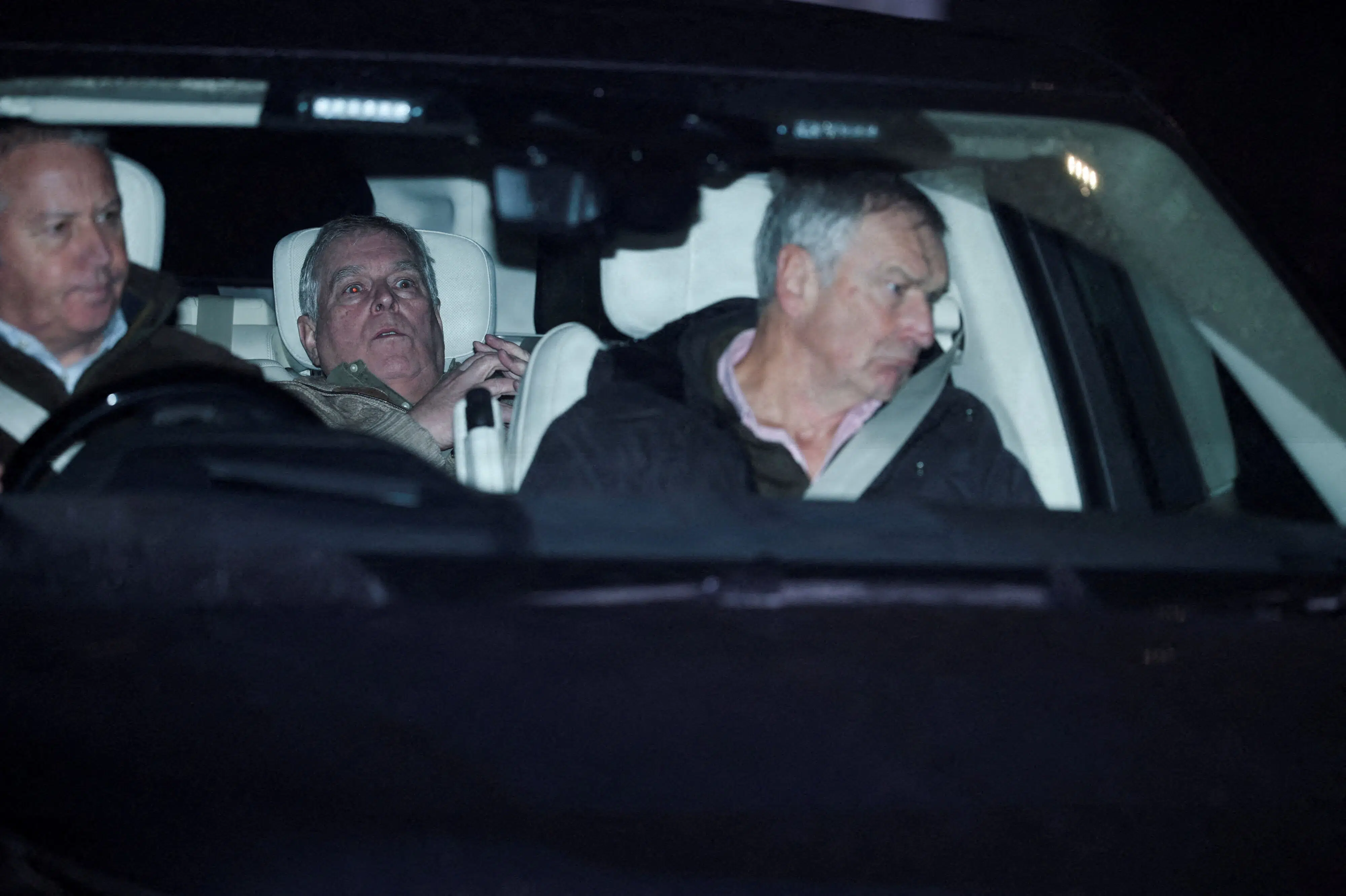 Eks-prins Andrew indleder sag mod politiet efter anholdelse