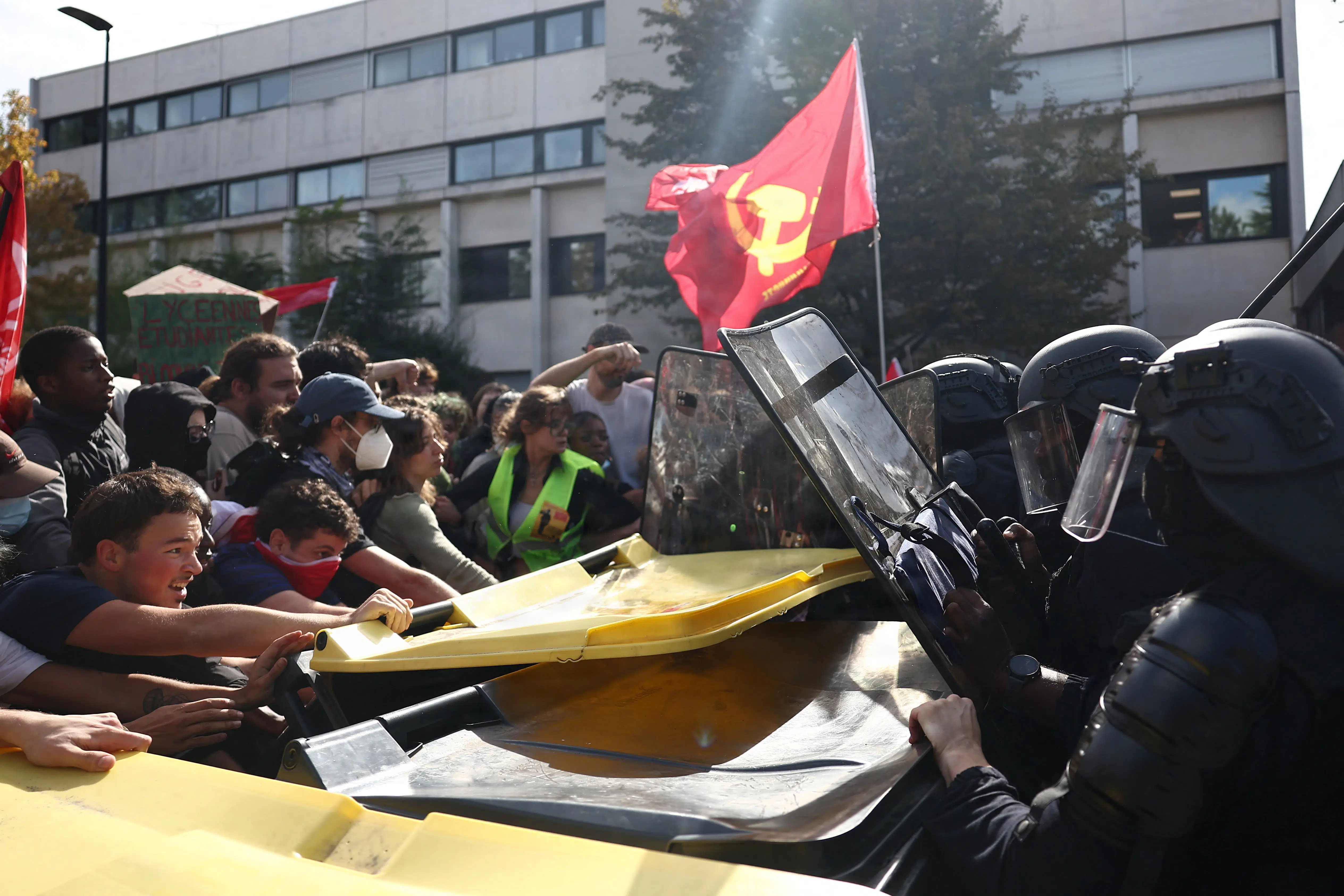 Christian Egander afviser franske uroligheder som »studenterprotester«: »Opstanden har et åbenlyst etnisk element«