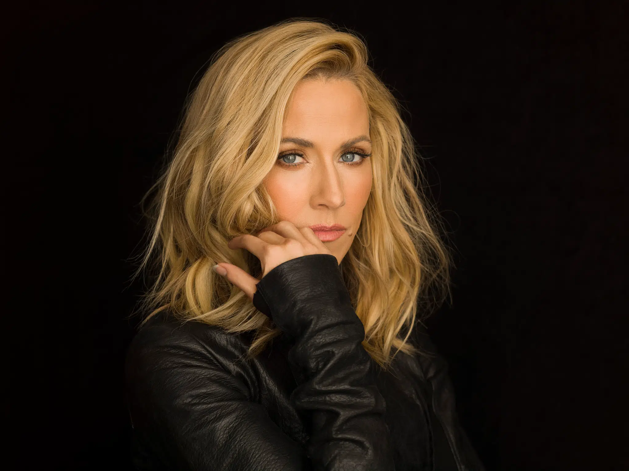 Hun var 90ernes store festdronning. Nu forsøger Sheryl Crow at samle Guds eget land