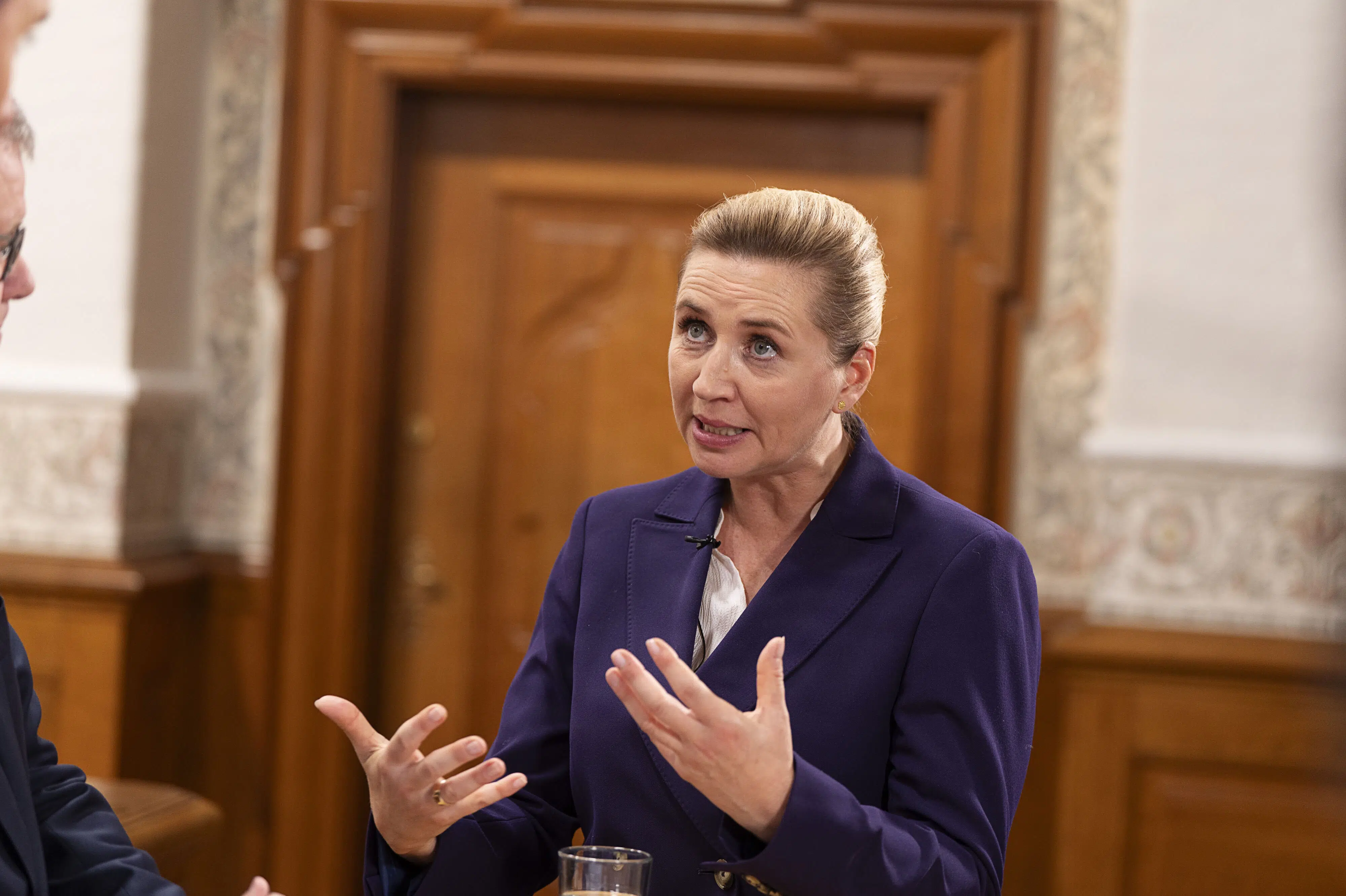 Mette F. affejer domstol og fastholder flere udvisninger