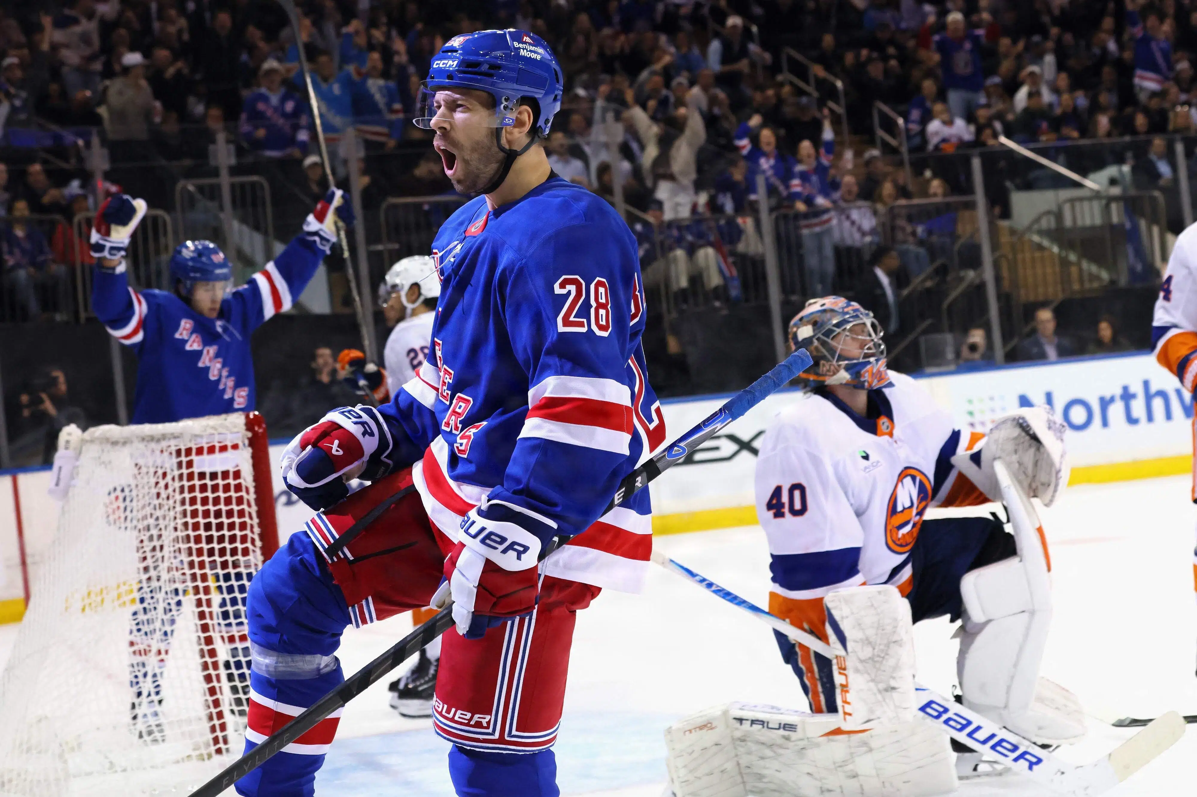 Bjorkstrand lyner to gange i NHL-lokalopgør i New York