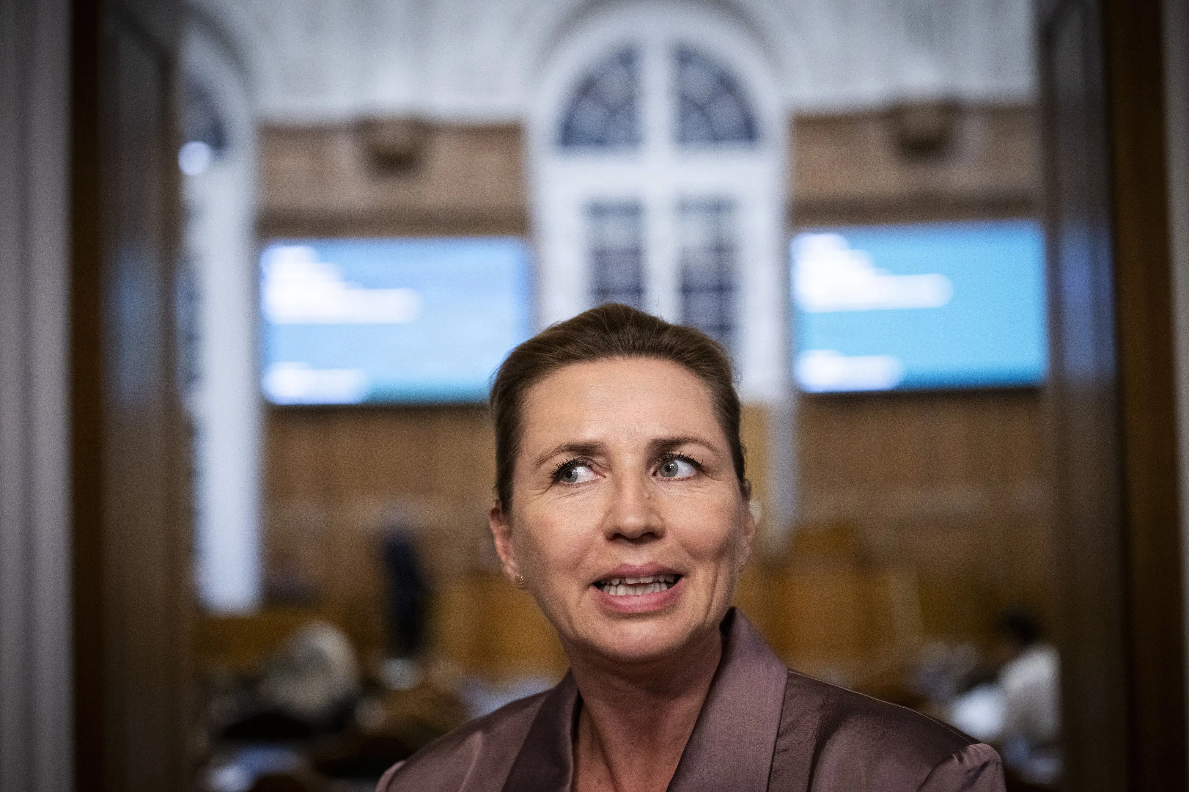 Statsministeren forsvarer at tage hjemmeboende SU fra familier