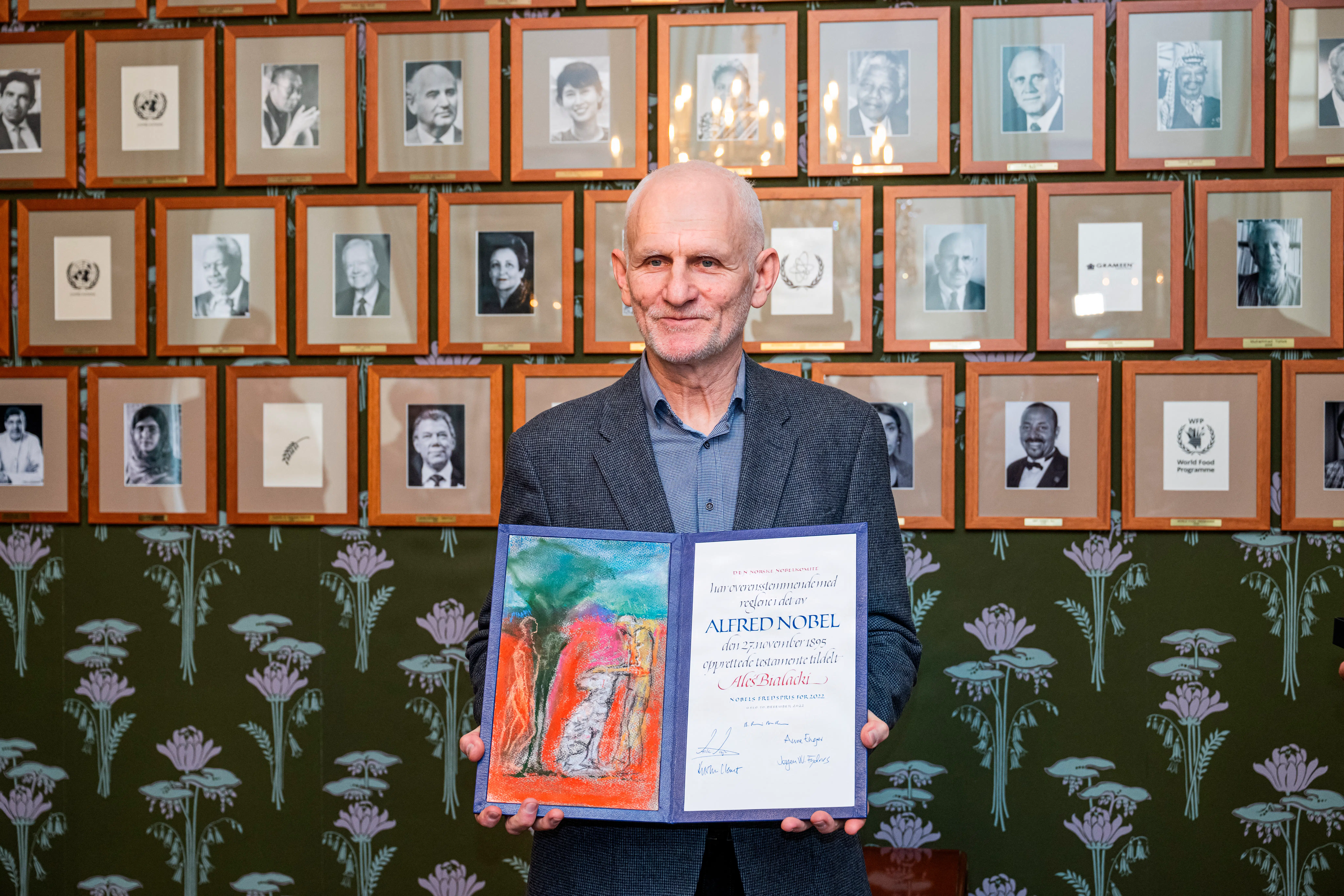 Han sad i fængsel, da han fik Nobelprisen. Og hans budskab til os i Vesten er krystalklart