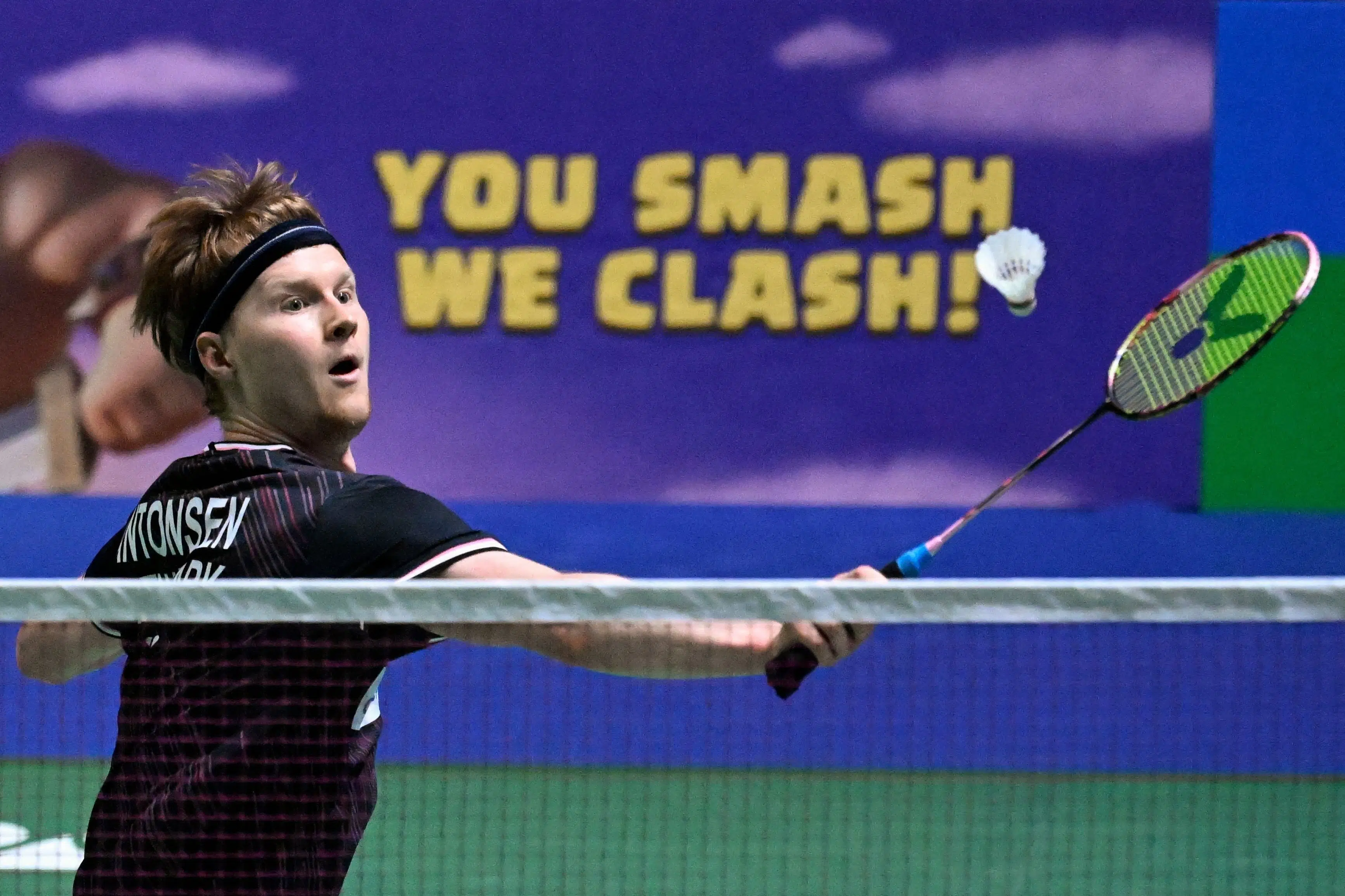Antonsen overlever matchbolde og vinder vild gyserfinale