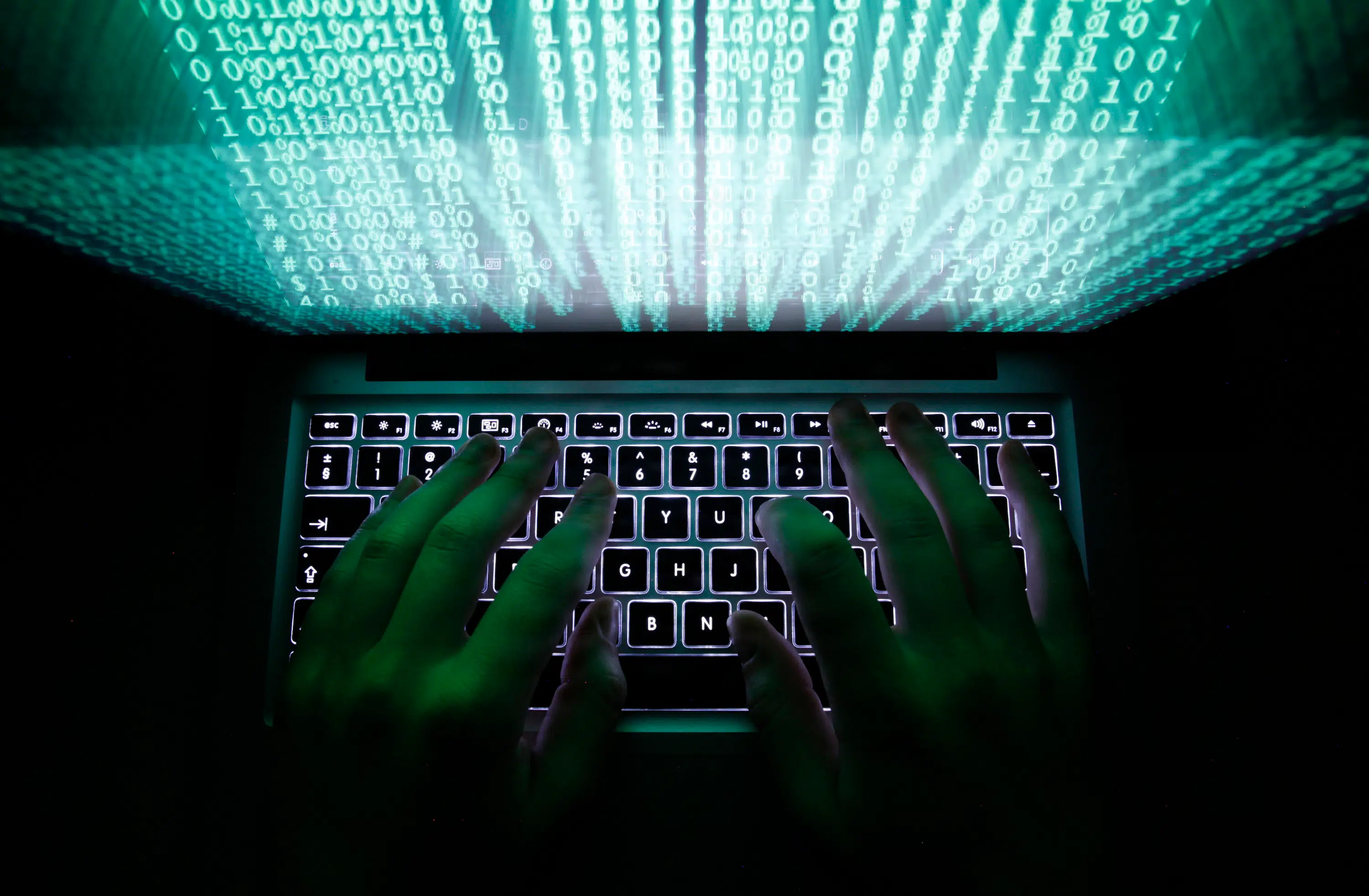 Din robotstøvsuger og din lampe er et nemt mål for hackere: Her er fem råd til at sikre dem