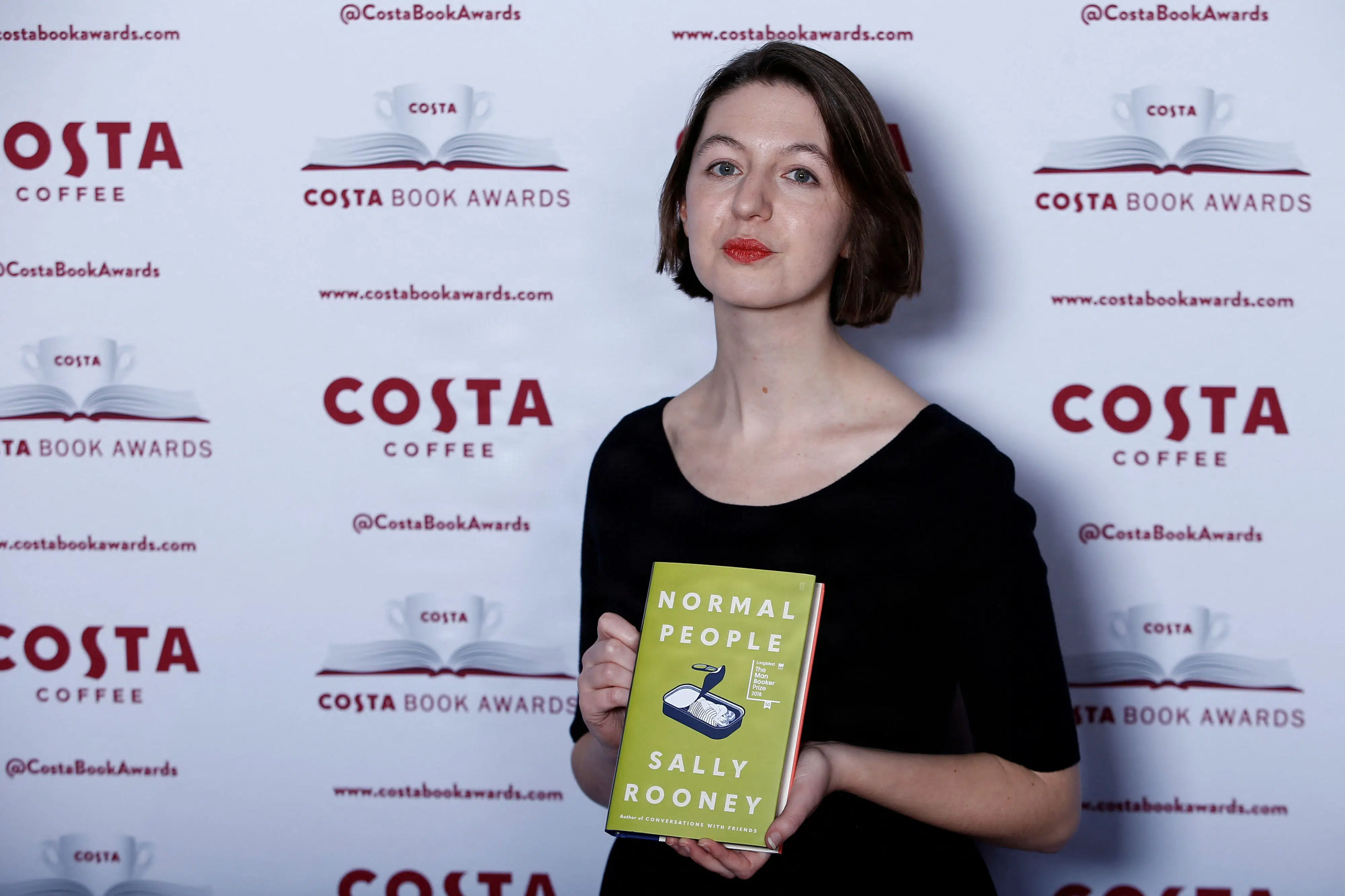 Sally Rooney stopper bogsalg i Storbritannien