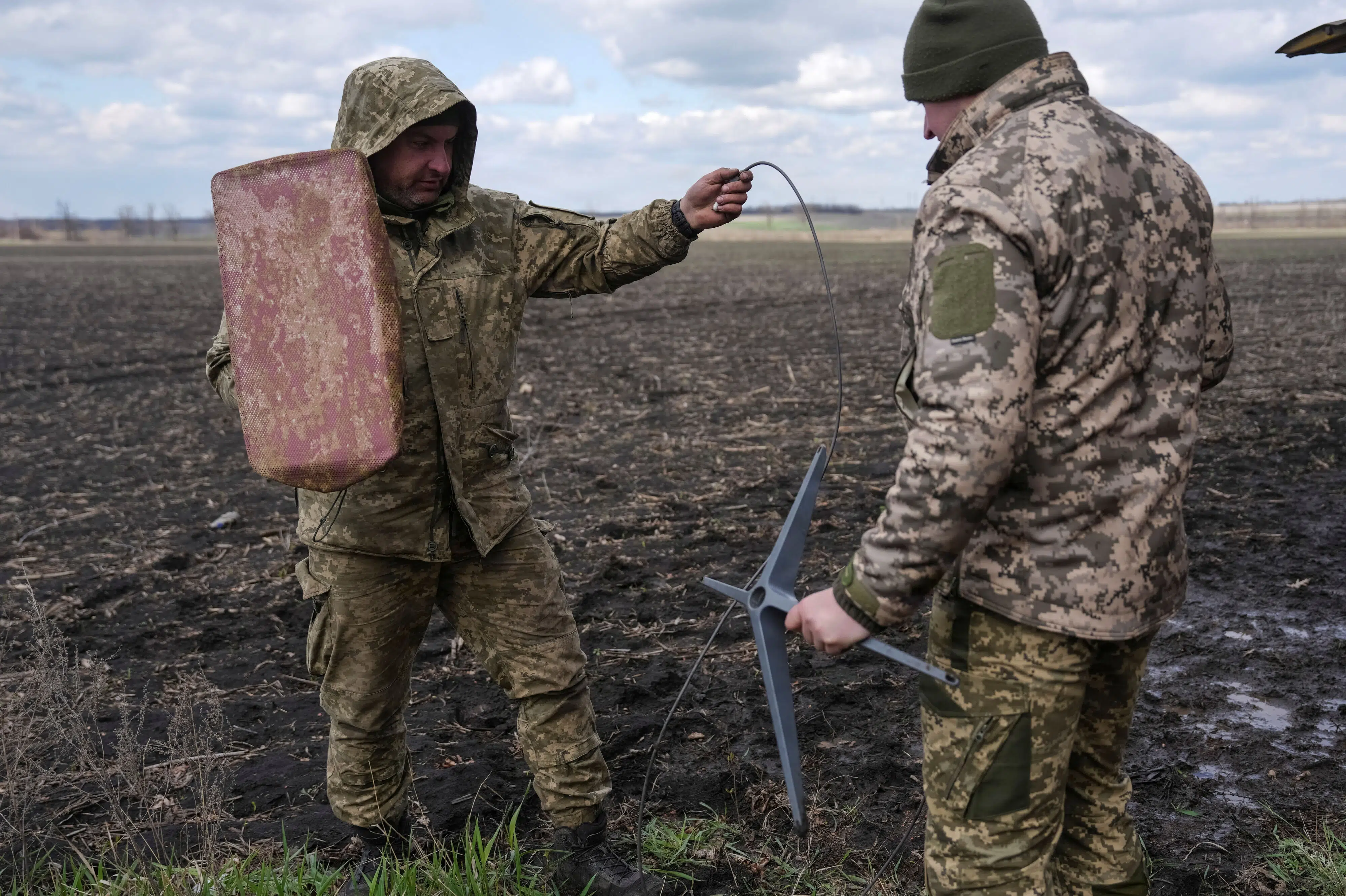 Zelenskyj: Begrænsninger på Starlink koster liv i Ukraine