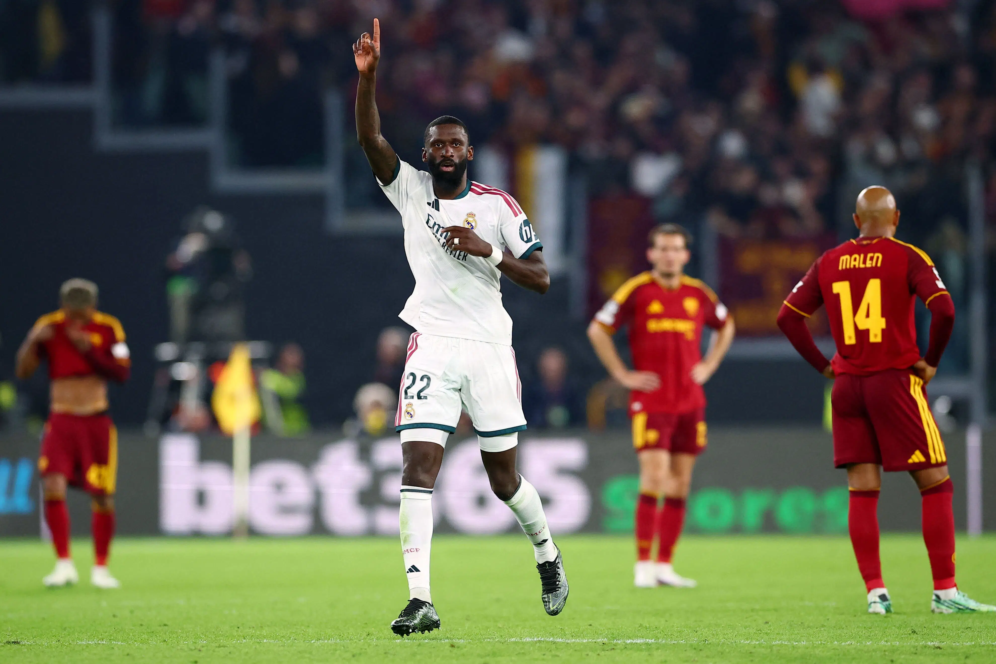 Tre sene scoringer skaffer Real Madrid-sejr i Rom