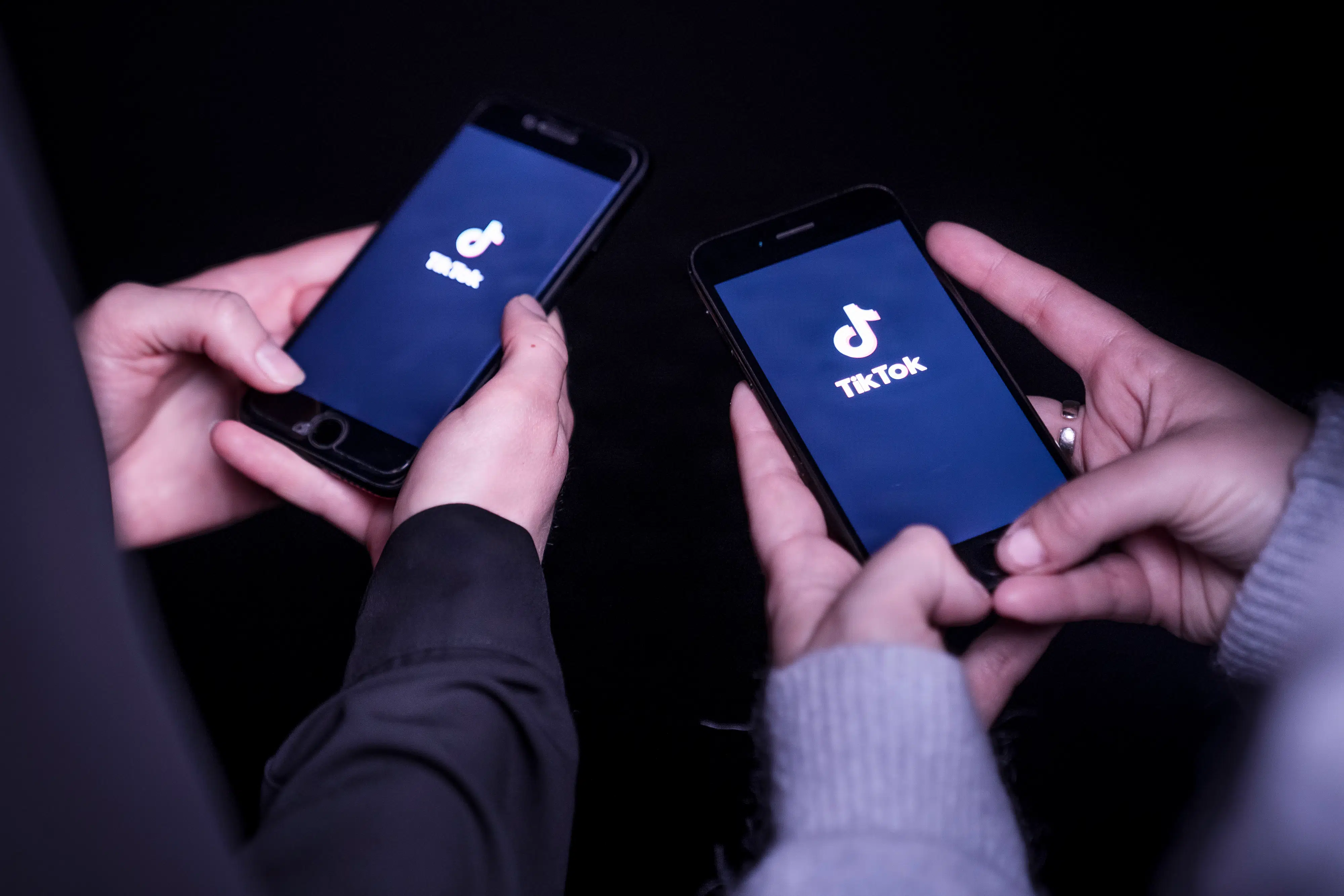 Er danske medier ved at spille fallit? Techgiganterne har ændret vores vaner – men medierne skal også se indad