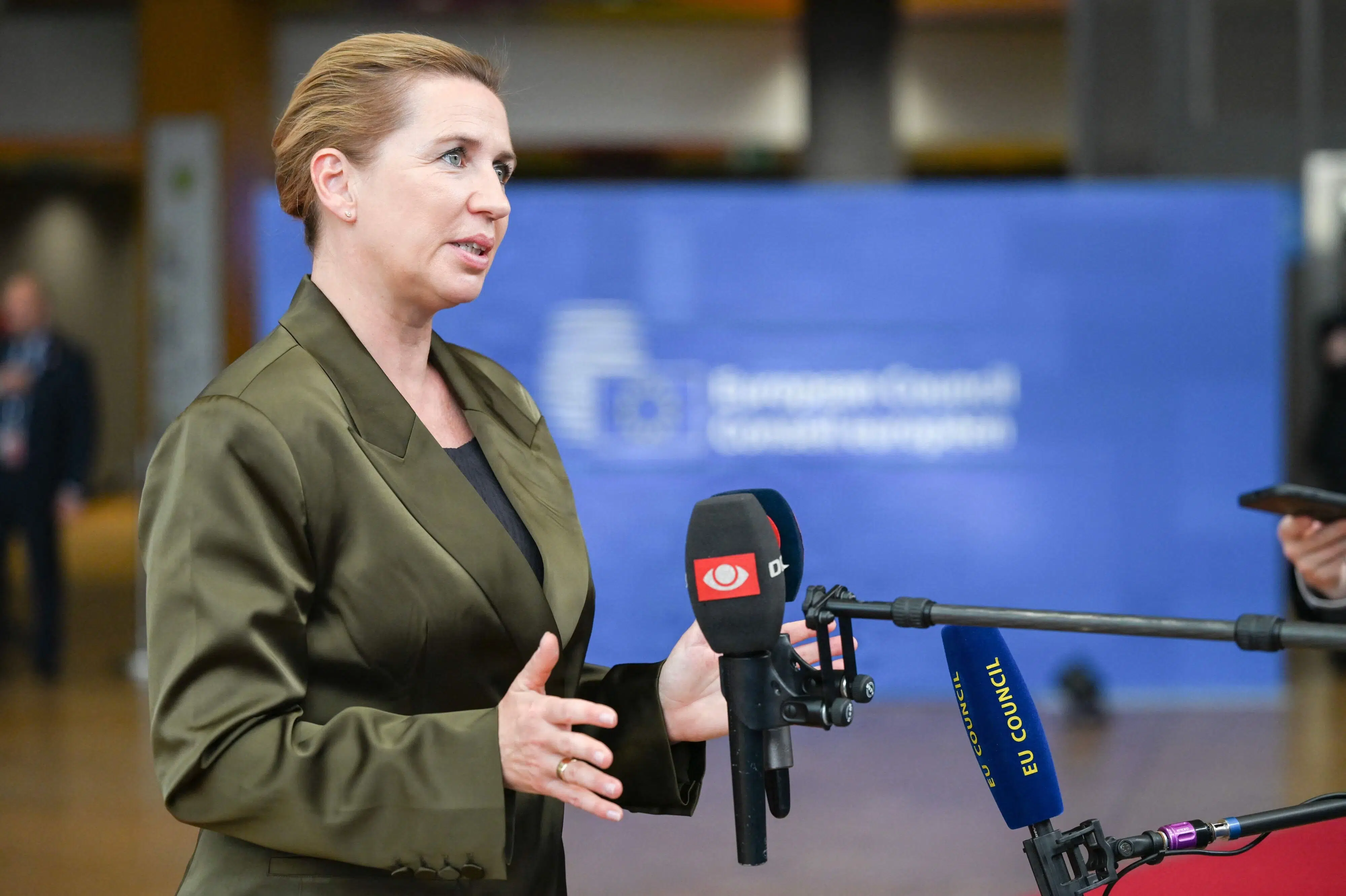 Mette Frederiksen afviser at Zelenskyj går for langt i sin kritik af Trump