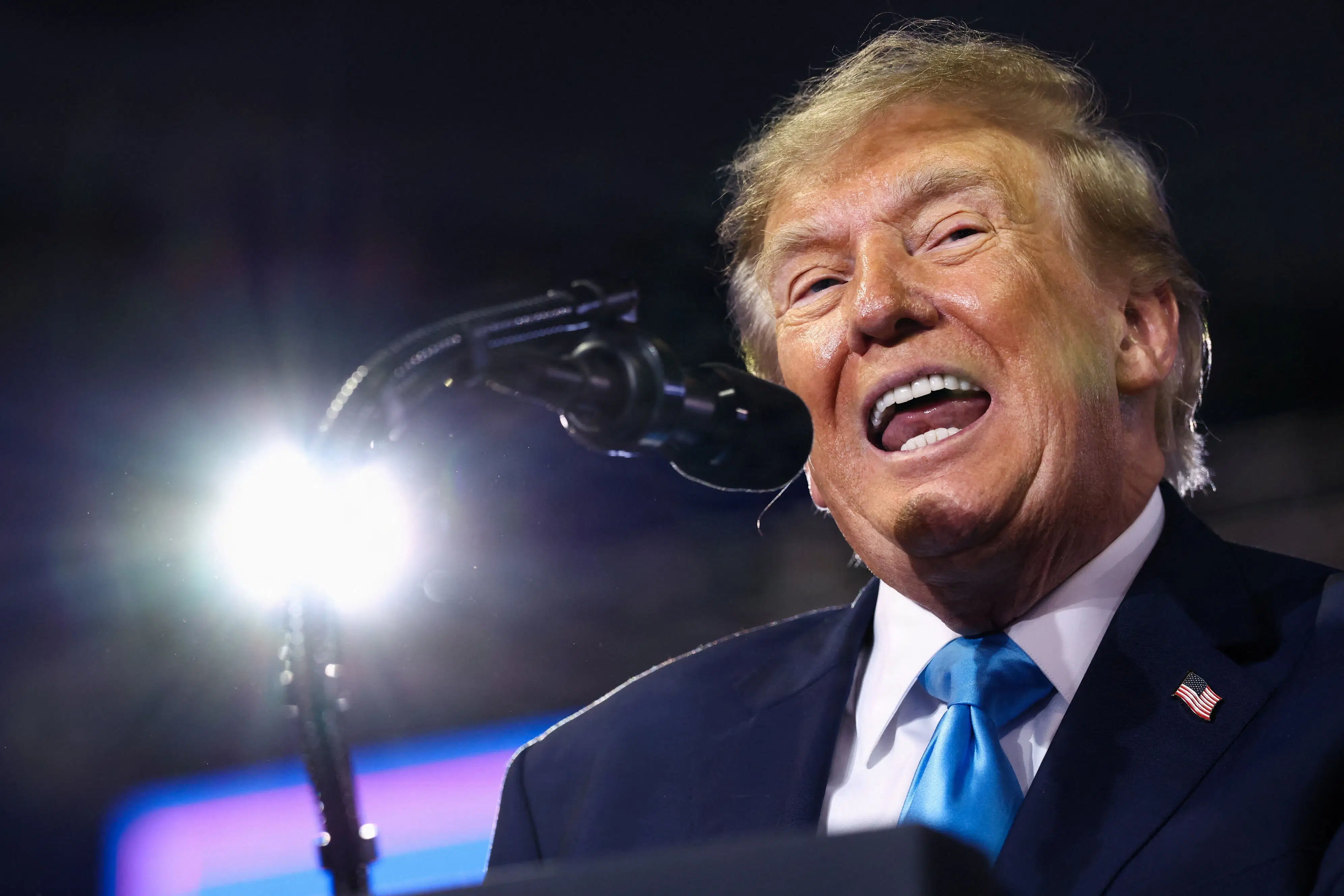Trump: Jeg vil ikke drive Rusland væk fra forhandlingsbordet