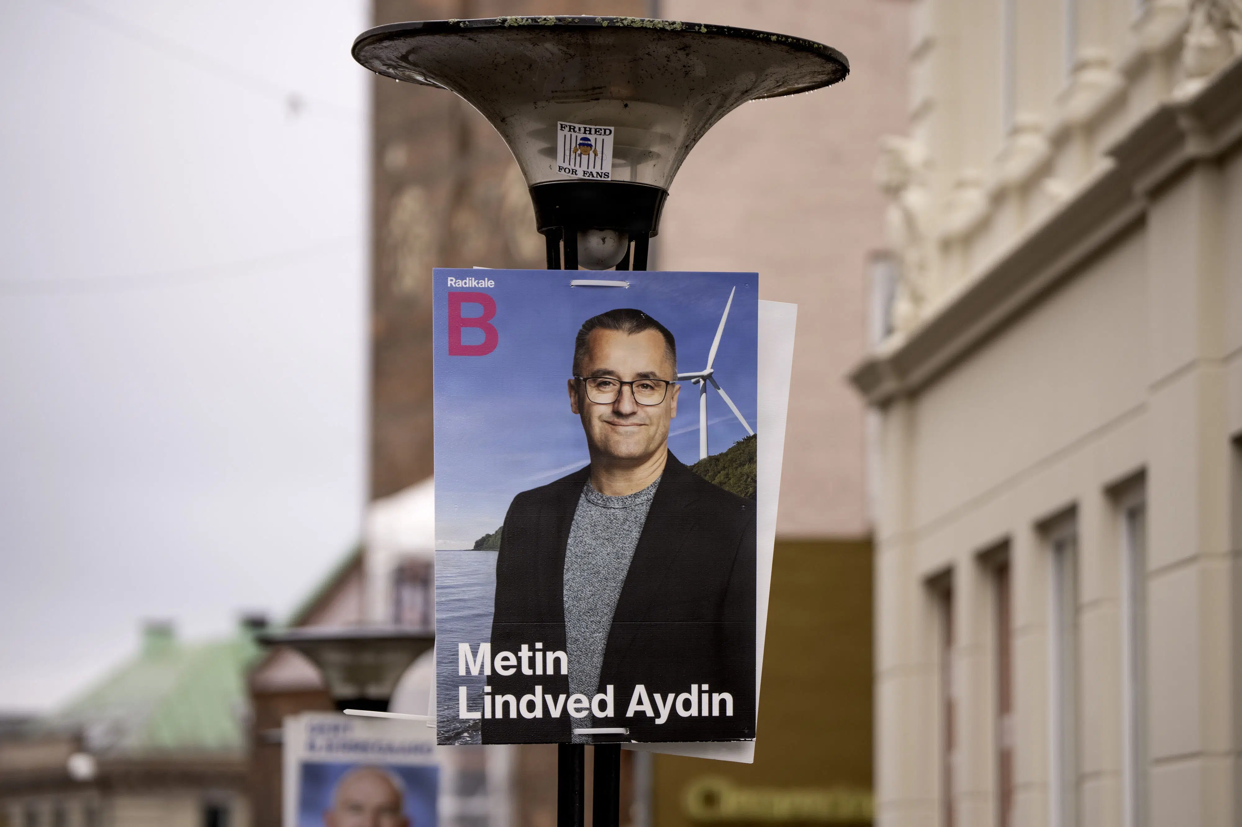 Pensionister besætter højskole i protest over nedlukning