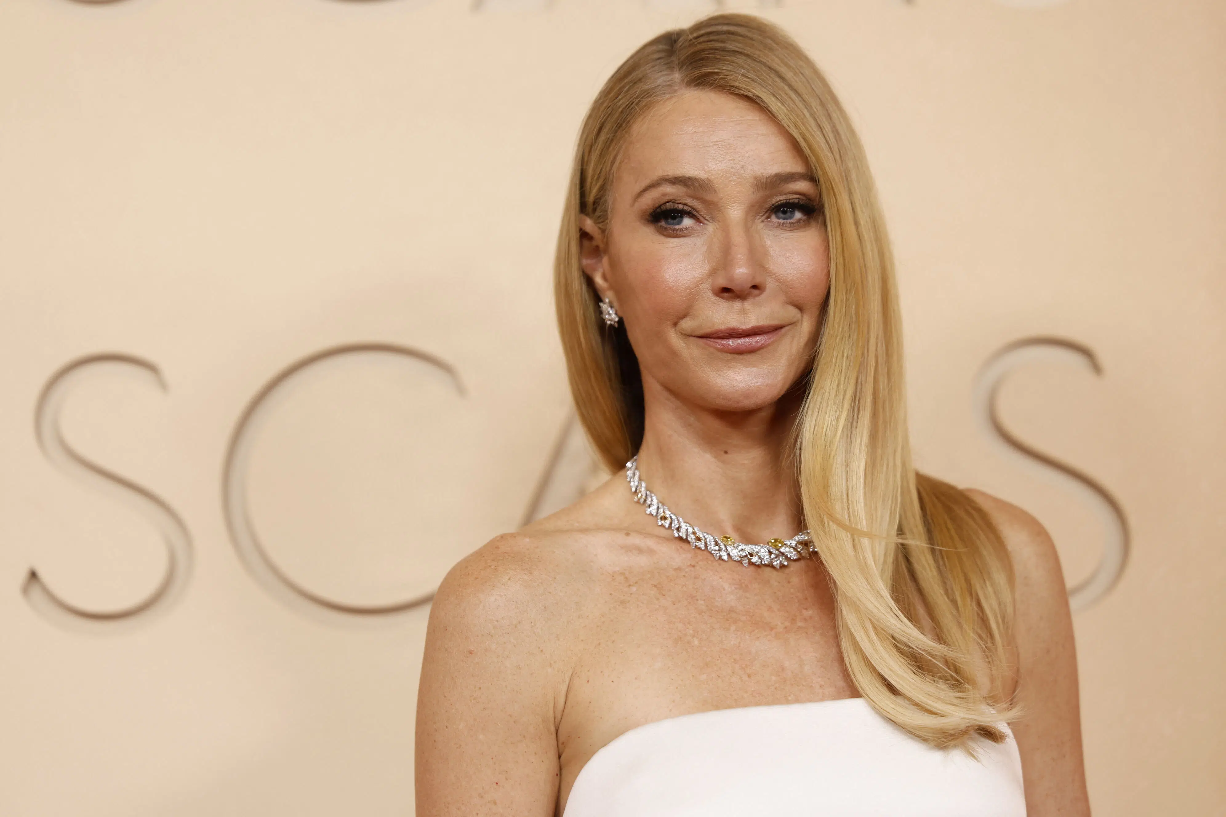 Thomas Vinterberg skal instruere Gwyneth Paltrow i ny Netflix-serie