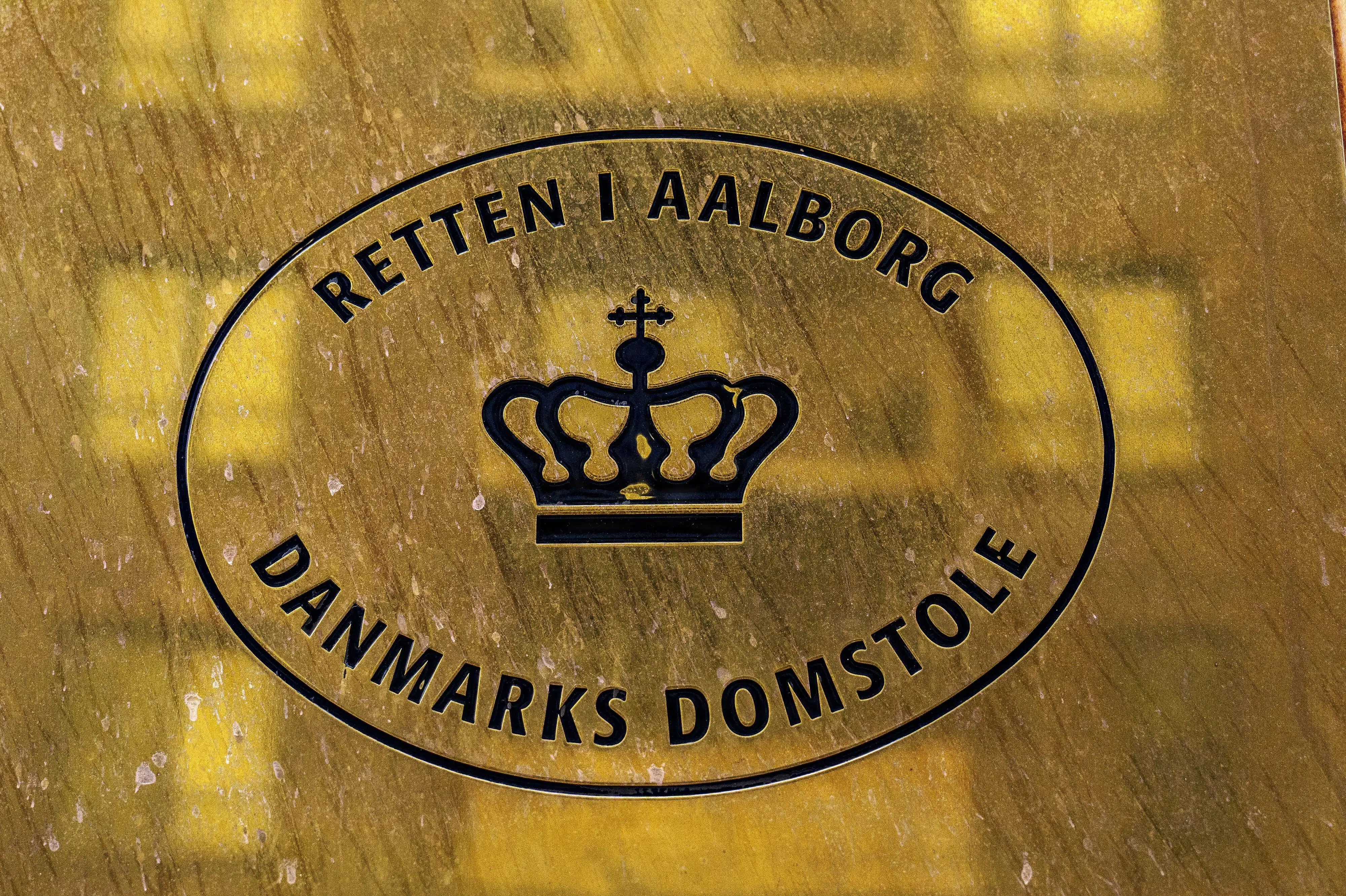 Anholdelse af to spionsigtede opretholdes i tre døgn