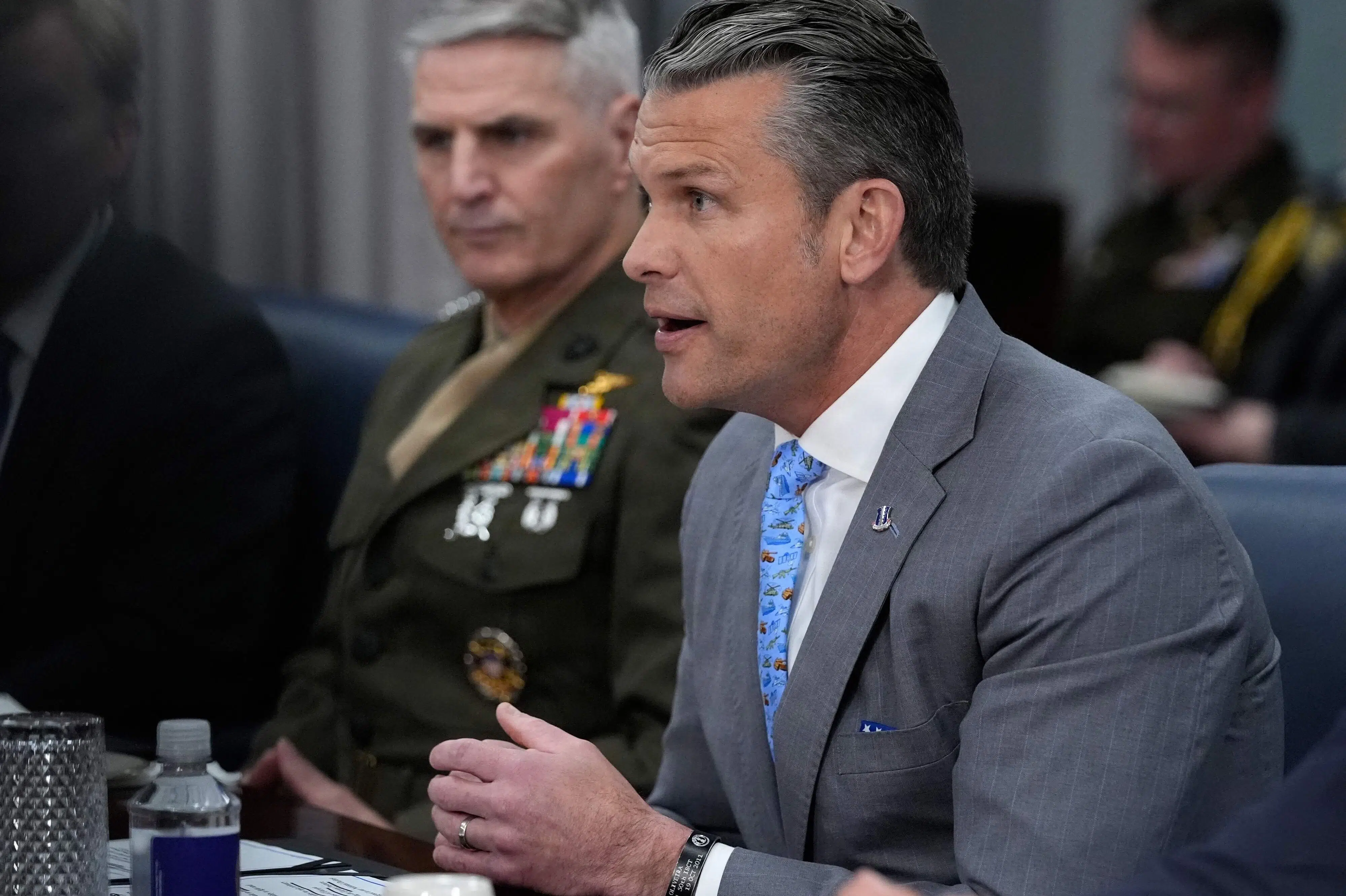 Hegseth: USA har ikke begrænset satellitsystem for Ukraine