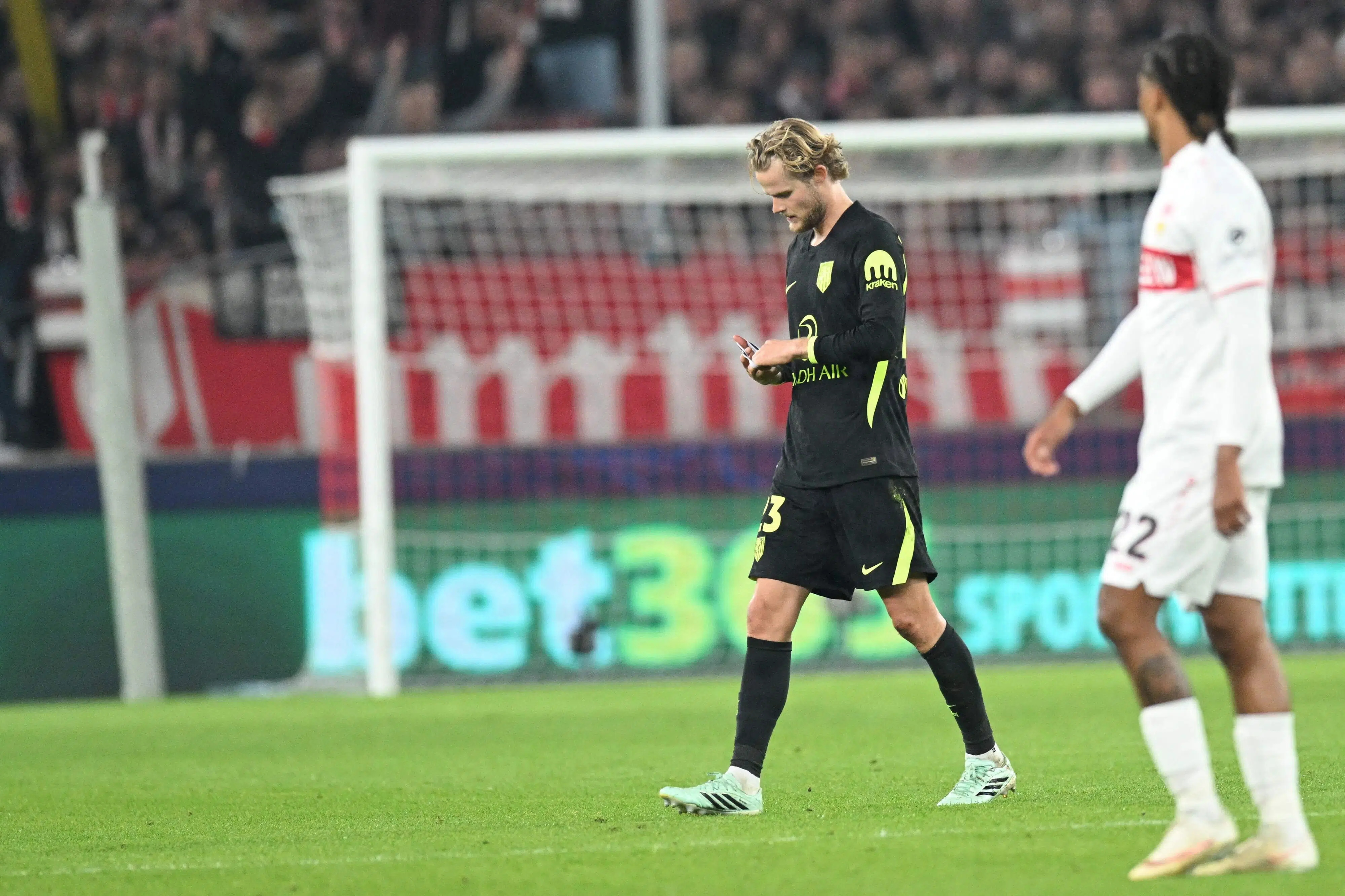 Hård tackling koster Hjulmand rødt kort i CL-kamp