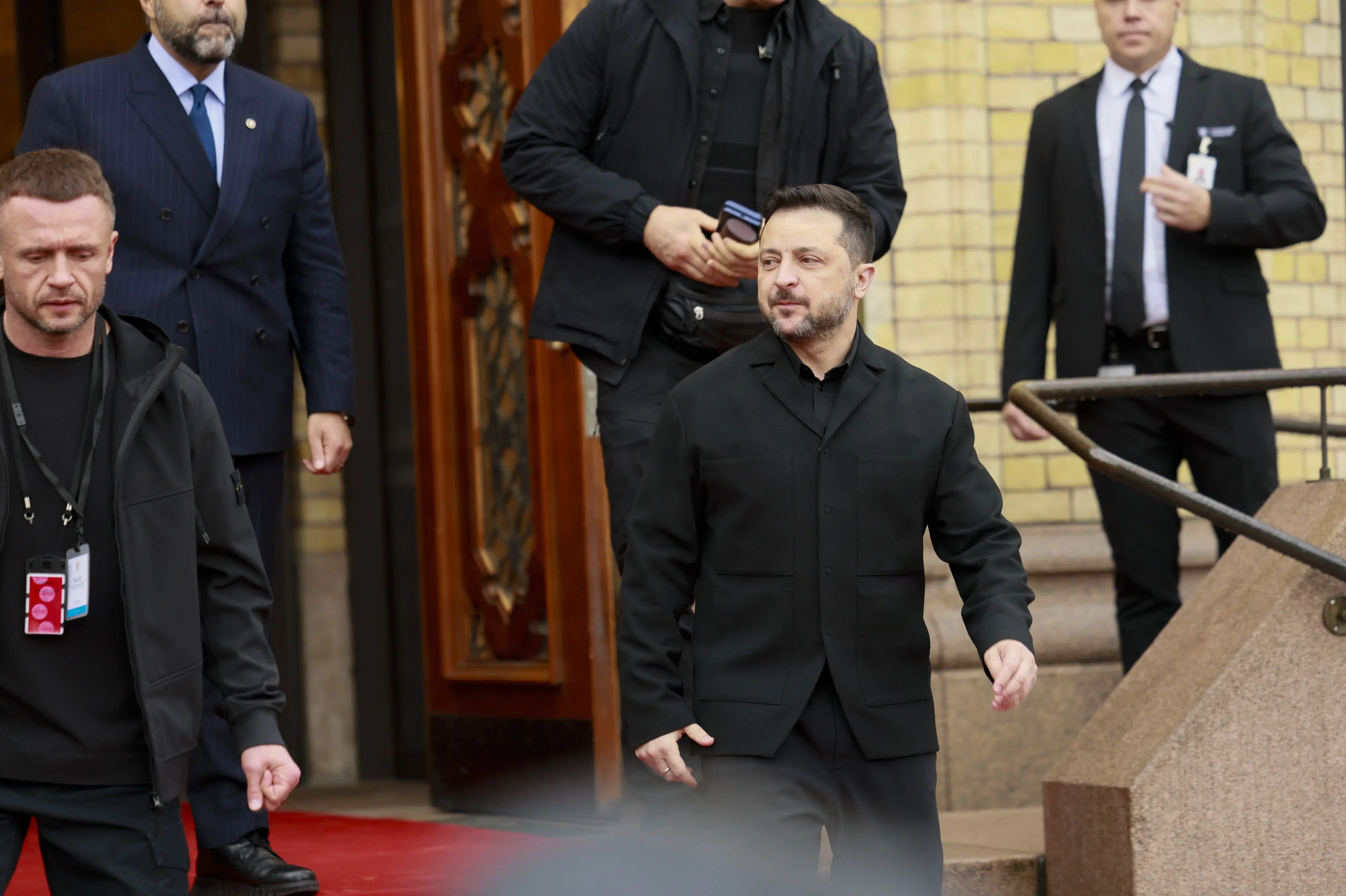 Zelenskyj åbner for at fastfryse frontlinjen som vej til forhandlinger