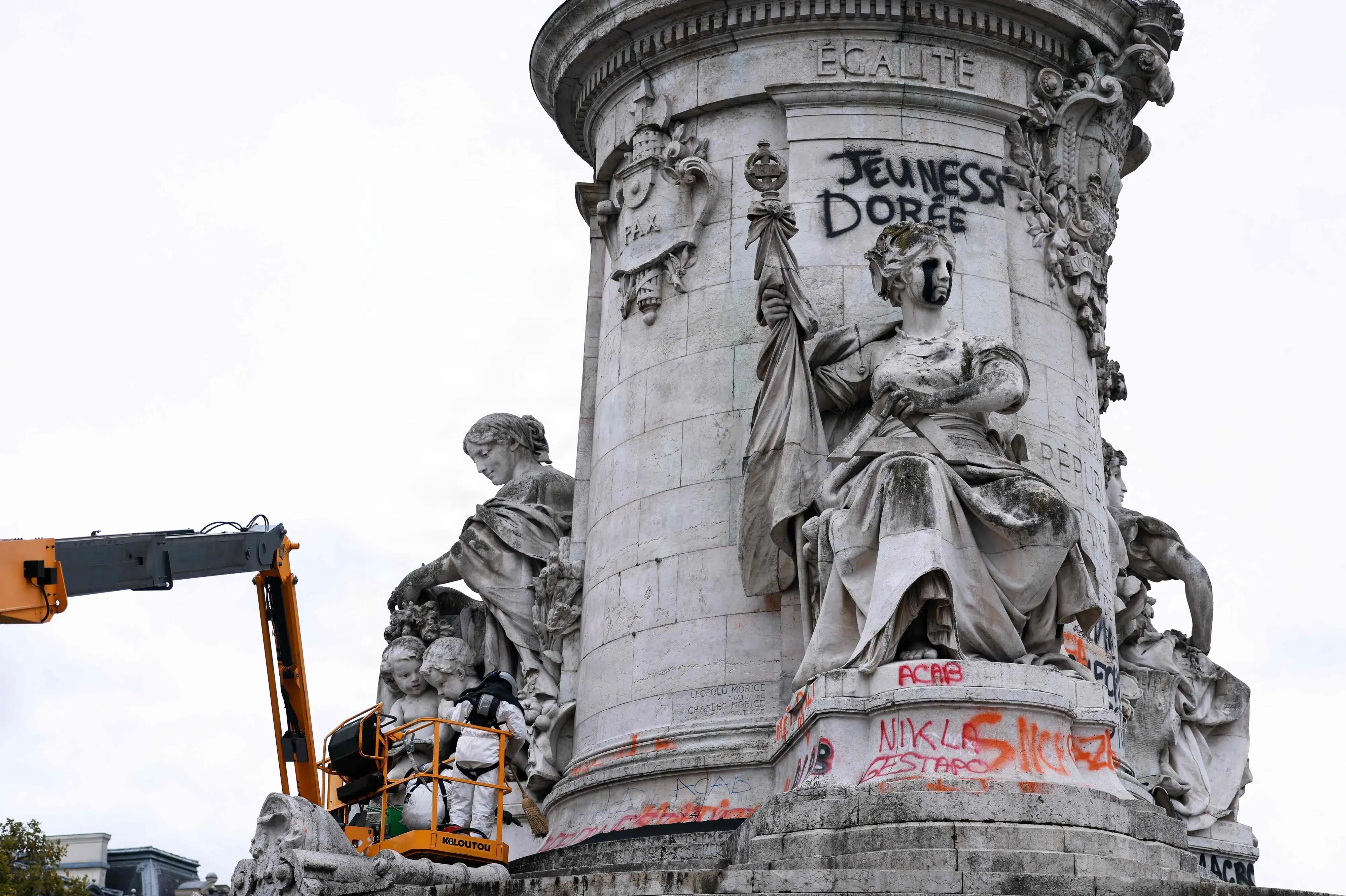 Frankrig forbyder demonstrationer i dele af Paris torsdag