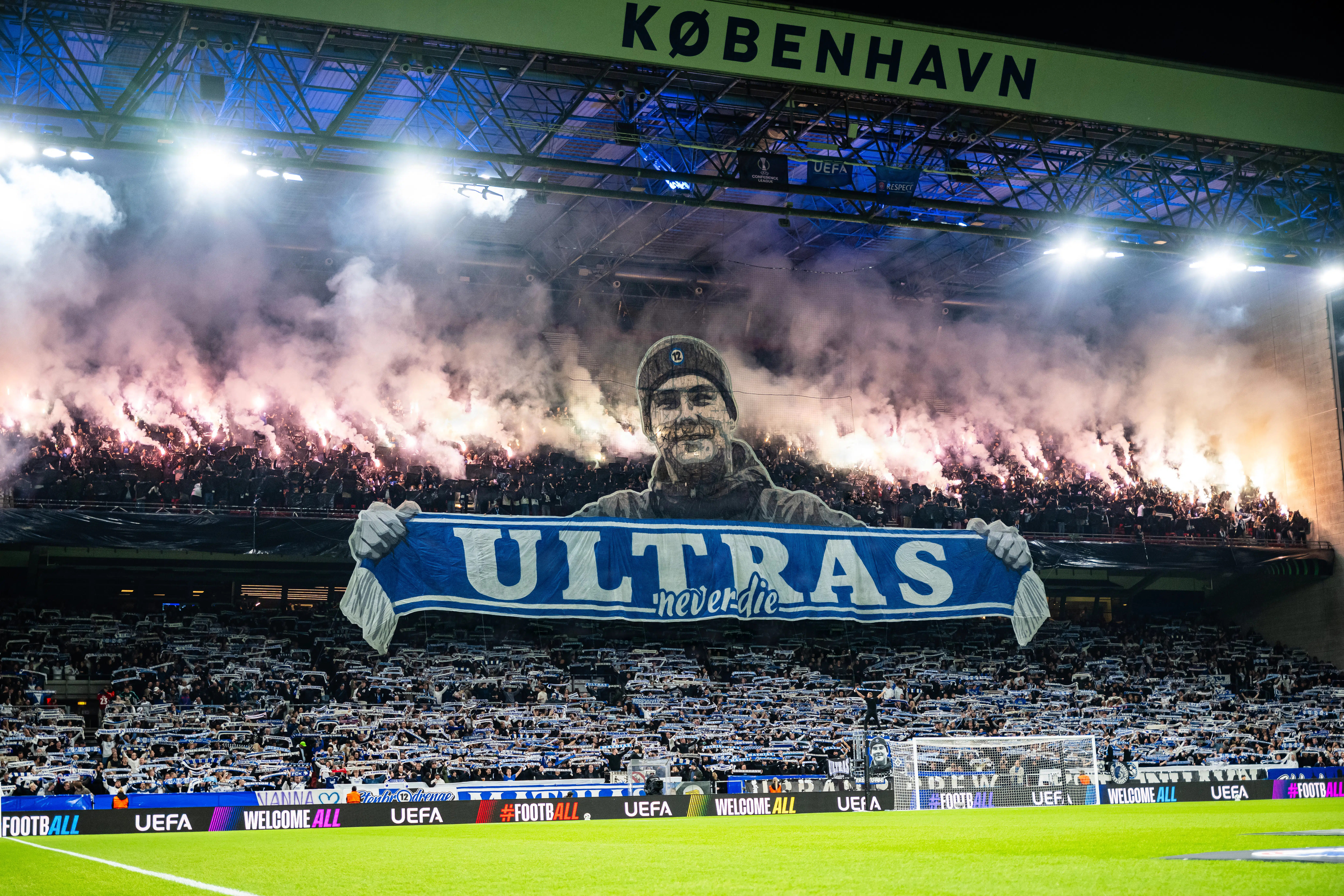 FCK-ejere vil langt om længe sælge klubben. Årsagen kan findes langt fra København