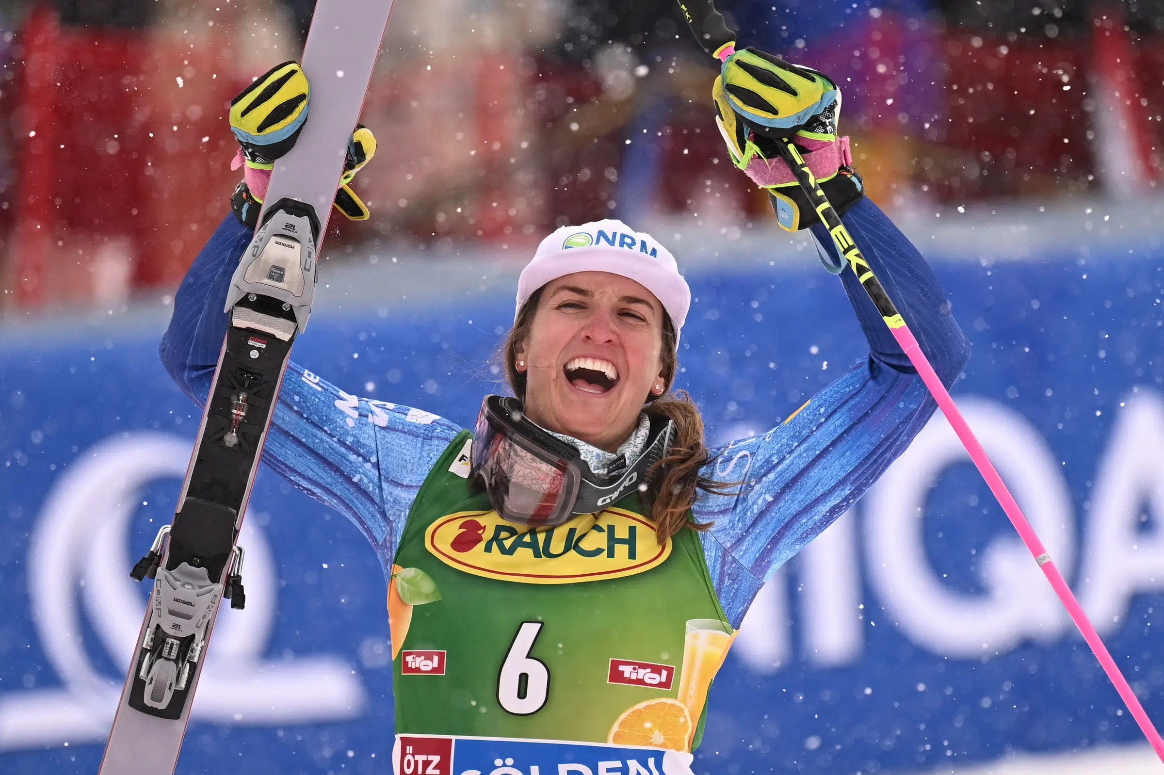 Amerikaner tager første World Cup-sejr i vejrpåvirket sæsonpremiere