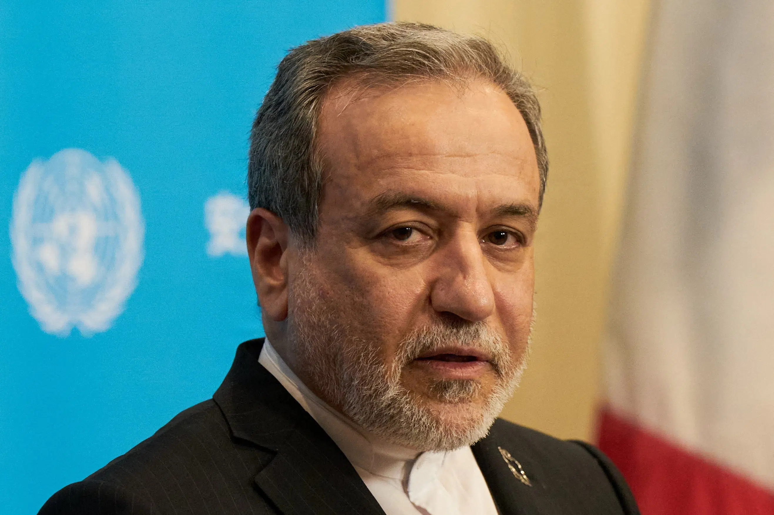 Iran advarer USA og Israel mod nye angreb efter trusler