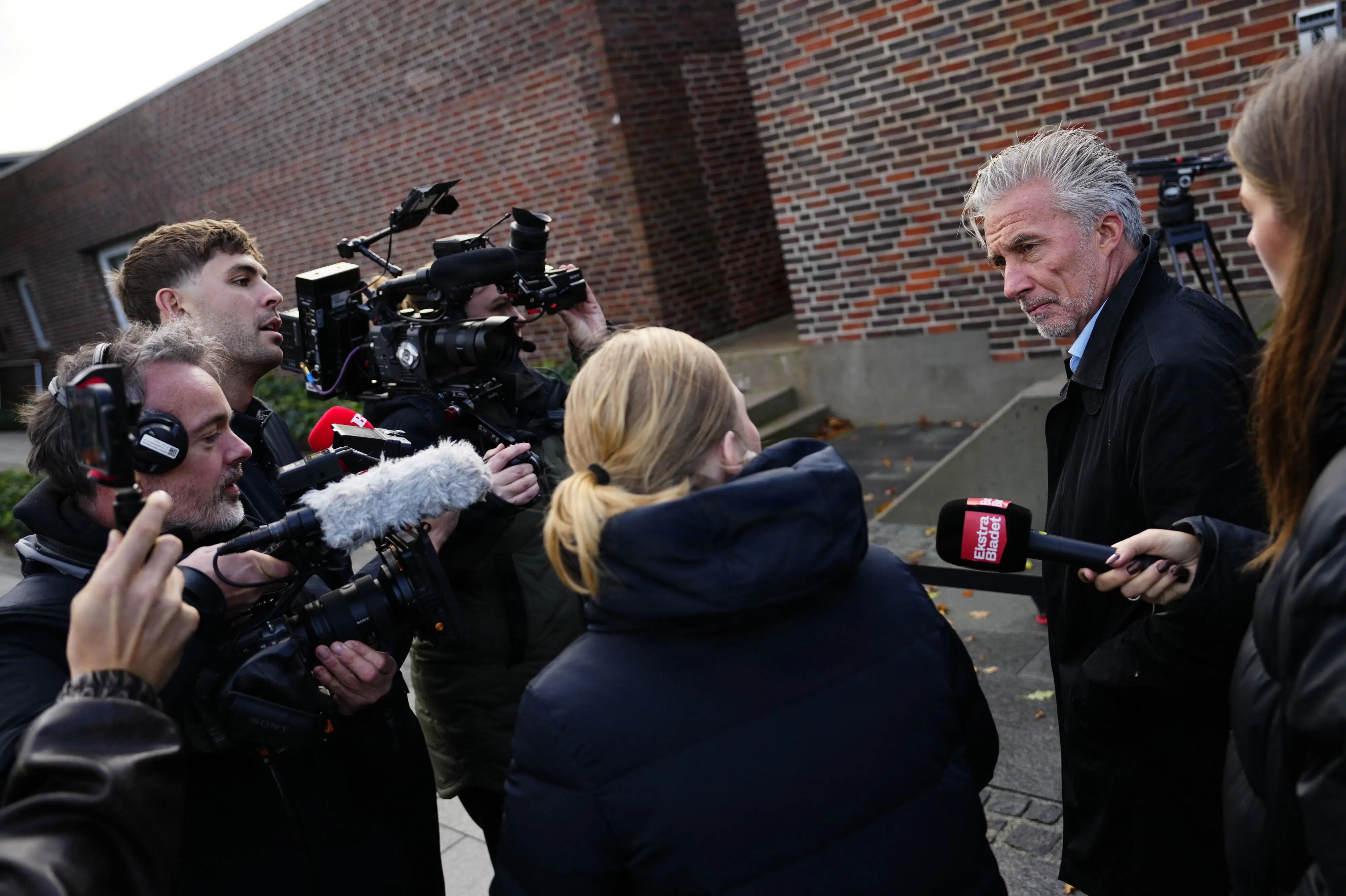 Venstre-profil forventer afklaring om linje efter ekstraordinært møde
