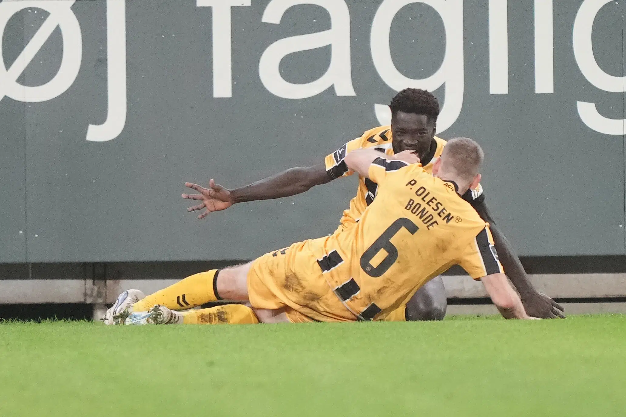 Horsens udstiller Sønderjyskes svage defensiv i storsejr