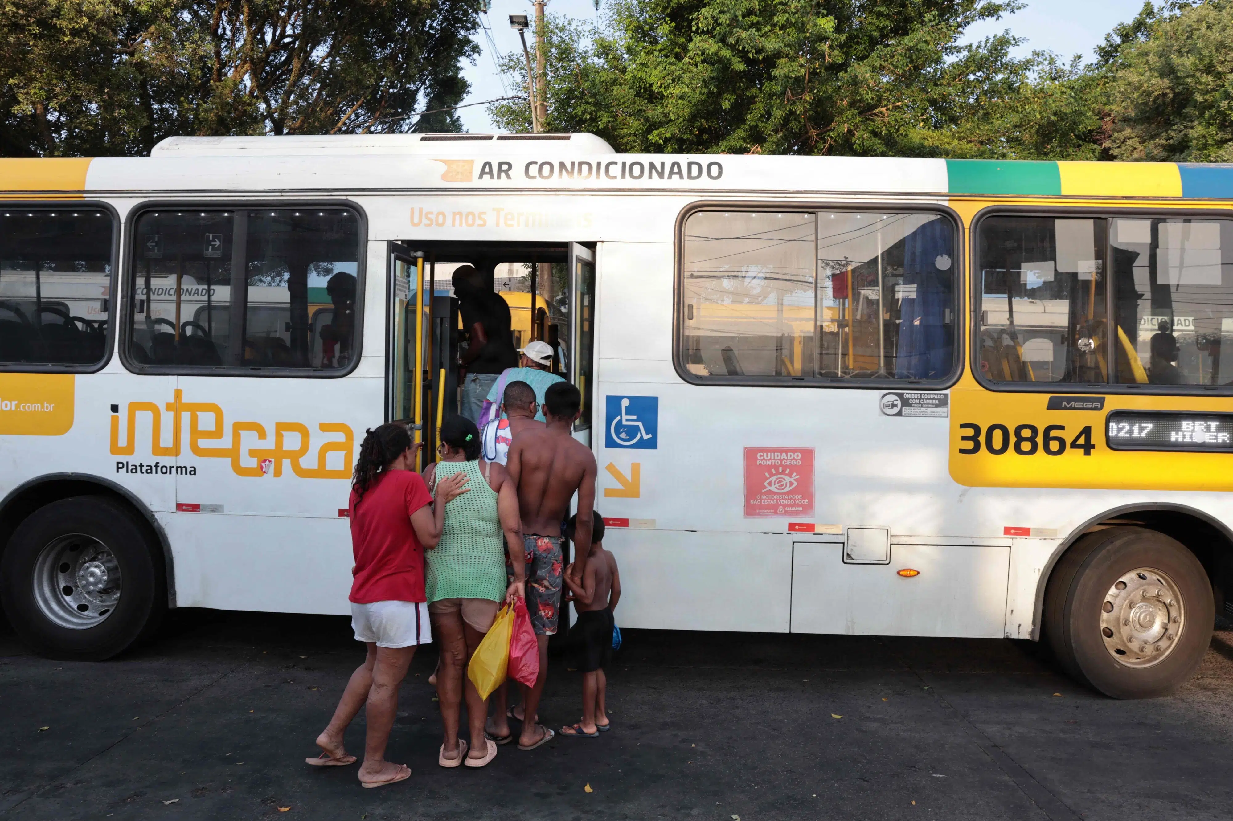 Brasiliens højesteret udvider valgsteders åbningstid med to timer