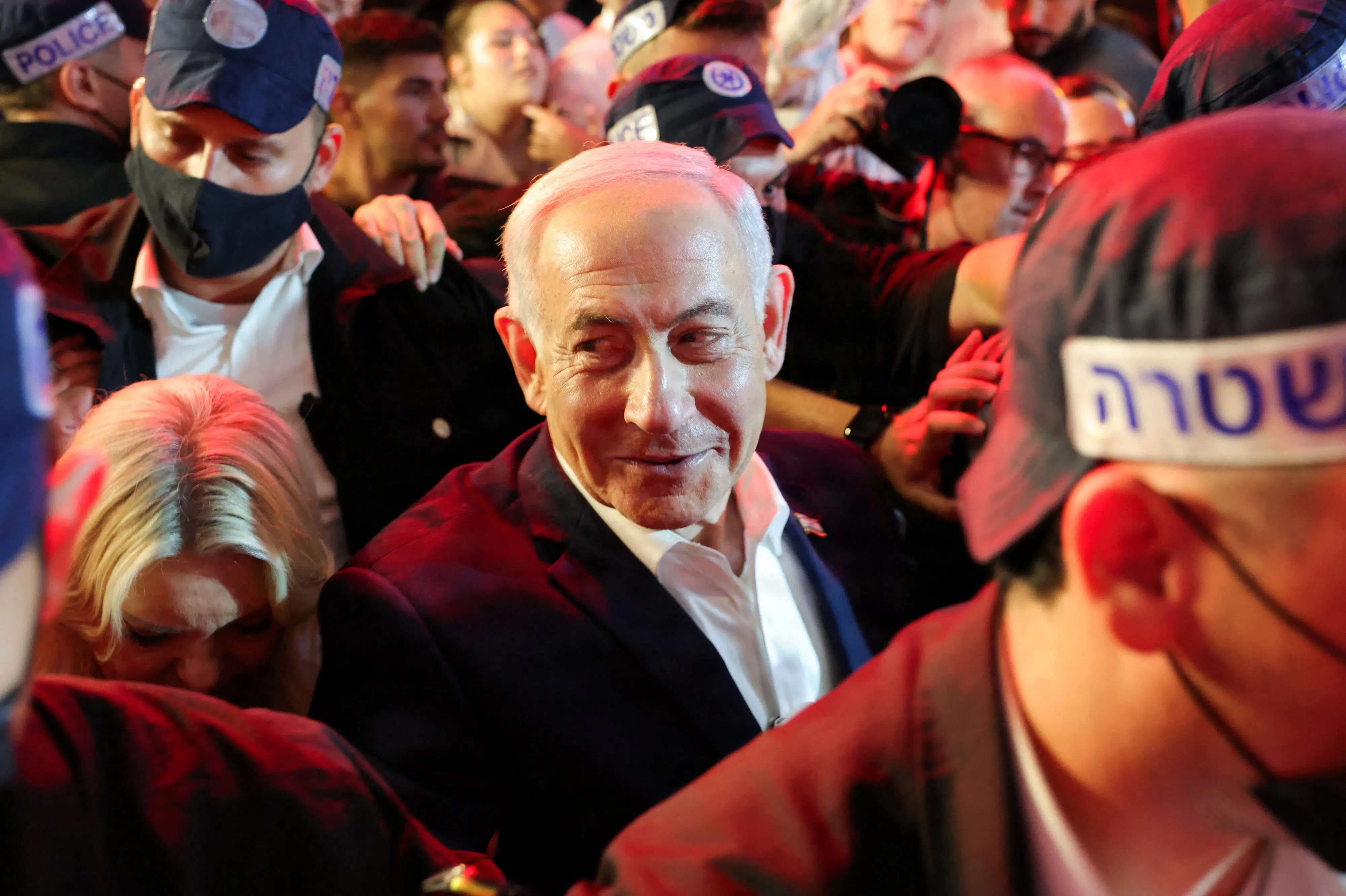 Netanyahu advarer Iran mod at forstyrre valget i Israel