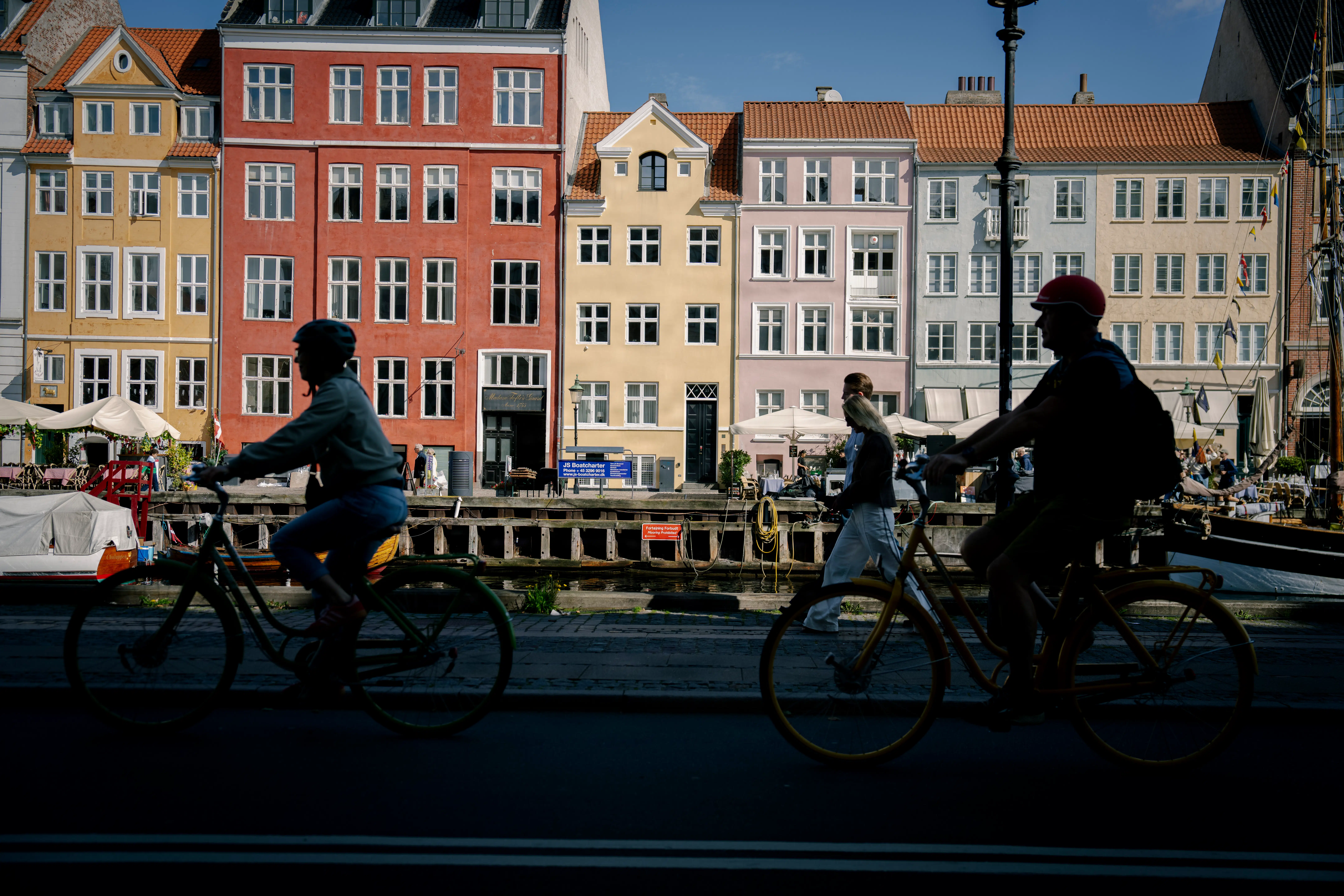 Almindelige cyklister har ikke en chance for at reagere, når elcykler og el-løbehjul overhaler på cykelstien