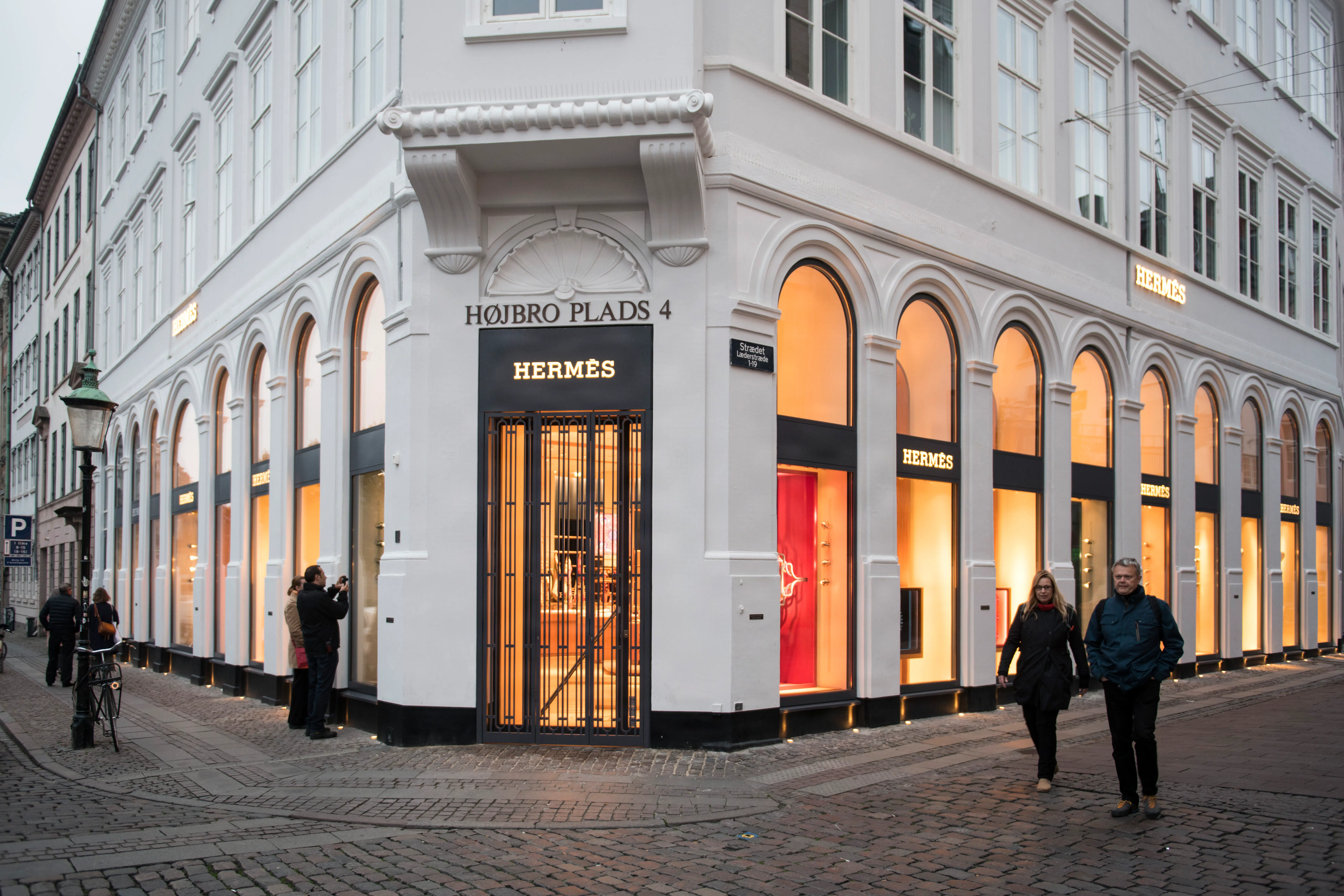 Ansat brugte luksusbutik i København til hvidvask af millionbeløb