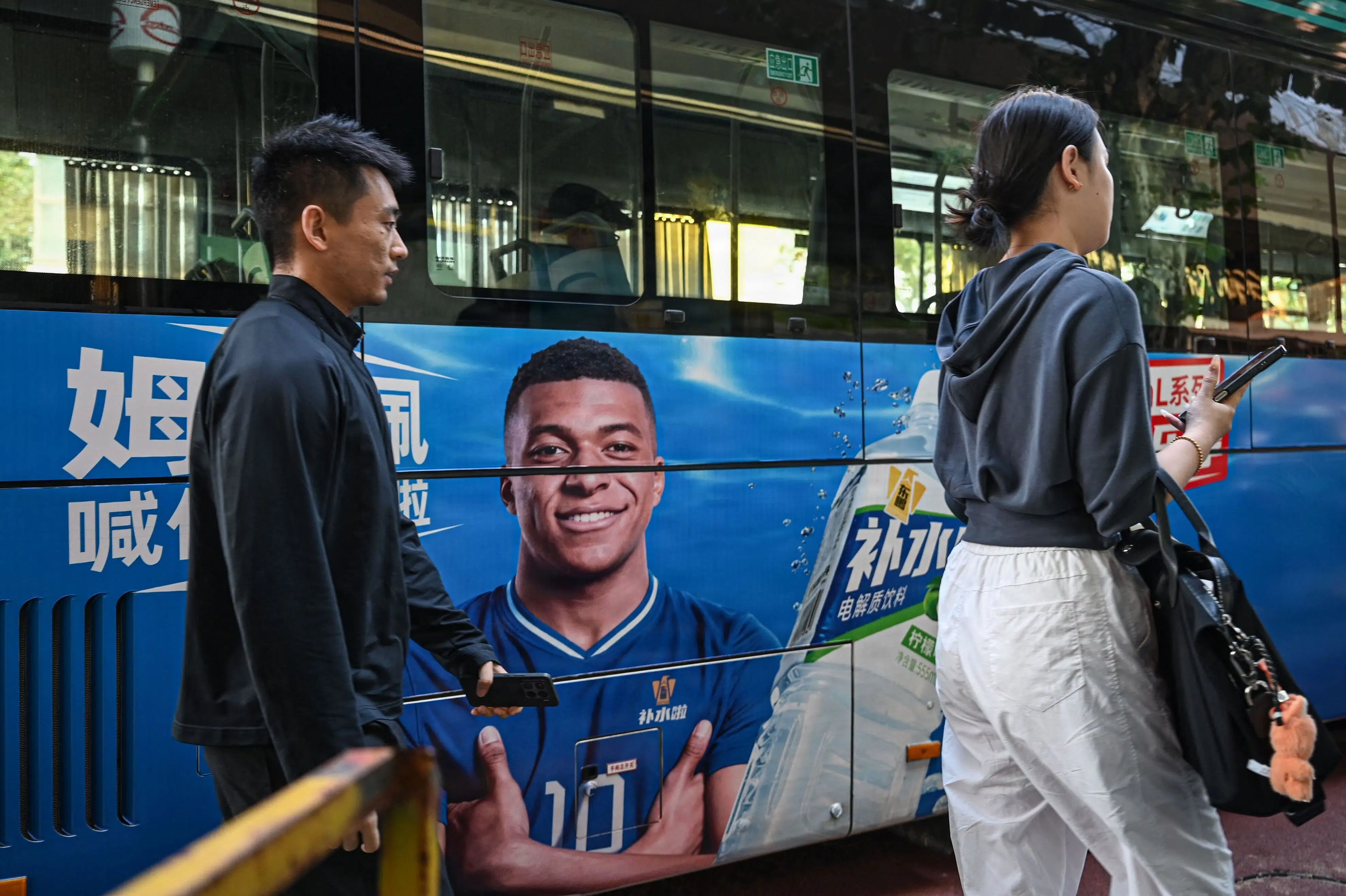 Kinesiske firmaer bryder bånd med Mbappé efter Mao-meme
