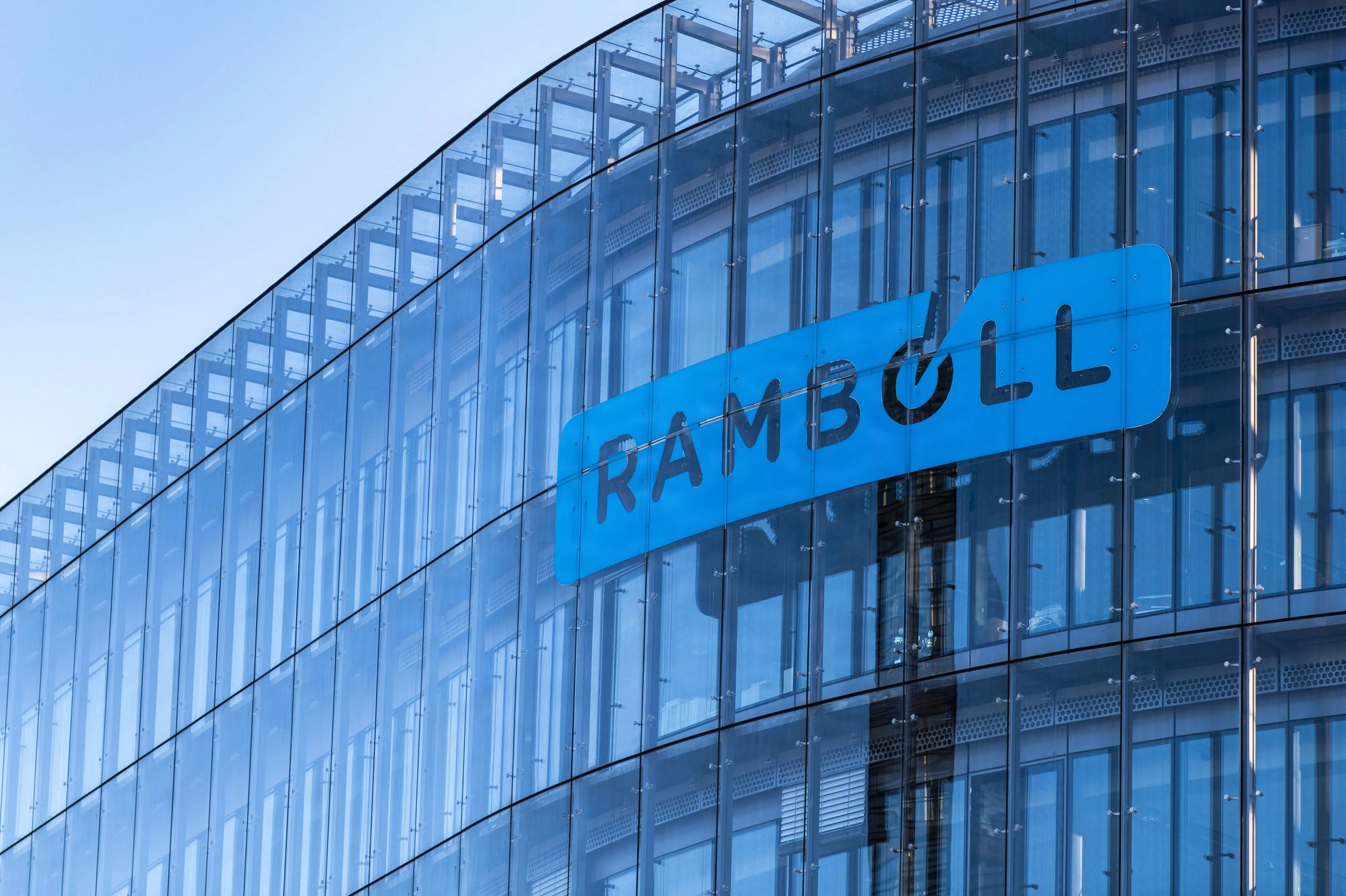 Danske Rambøll fyrer 400 på ledelsesgangene