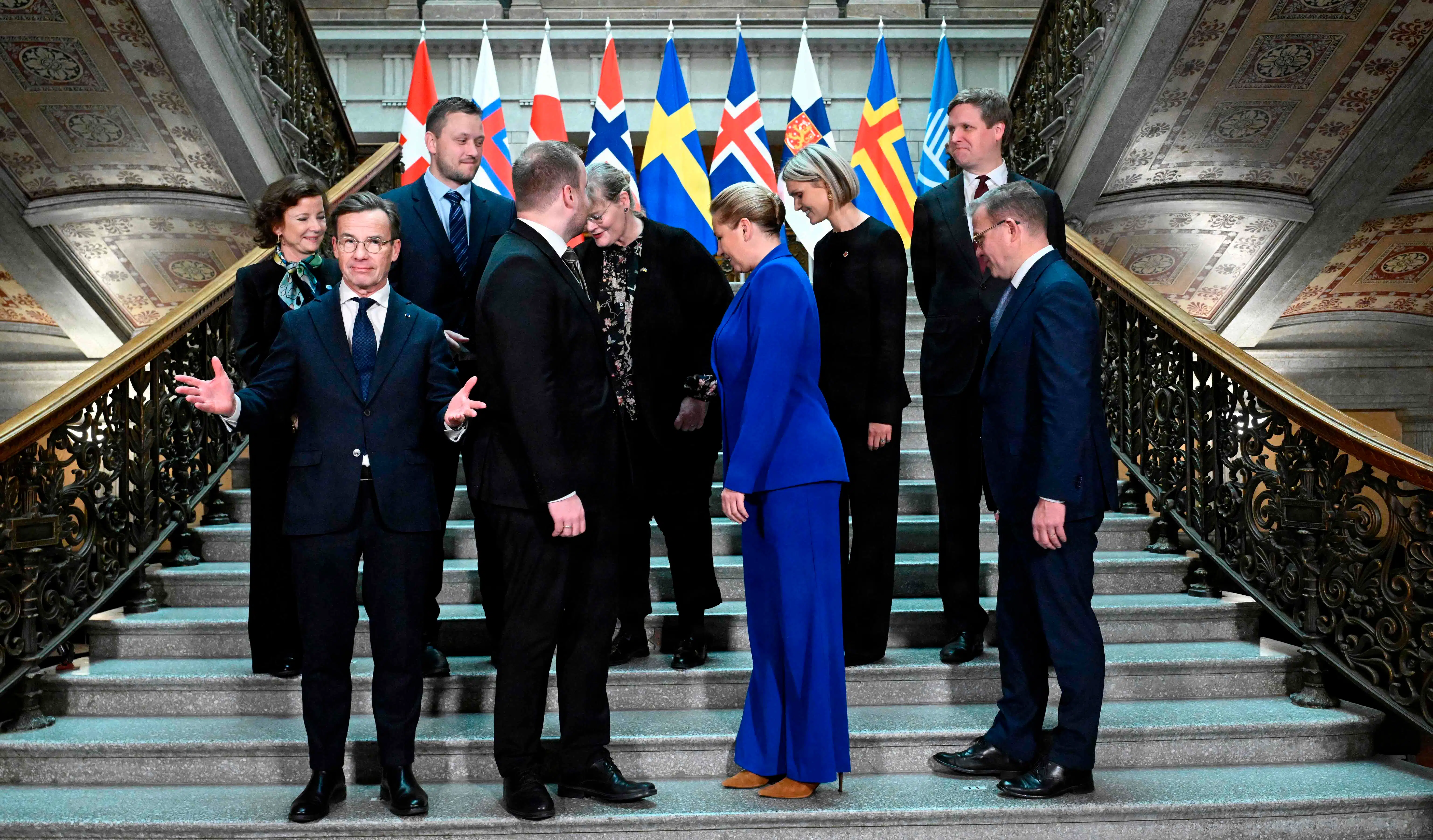 Alle for en – og hver for sig. Det blev dagen, hvor det nordiske glansbillede krakelerede