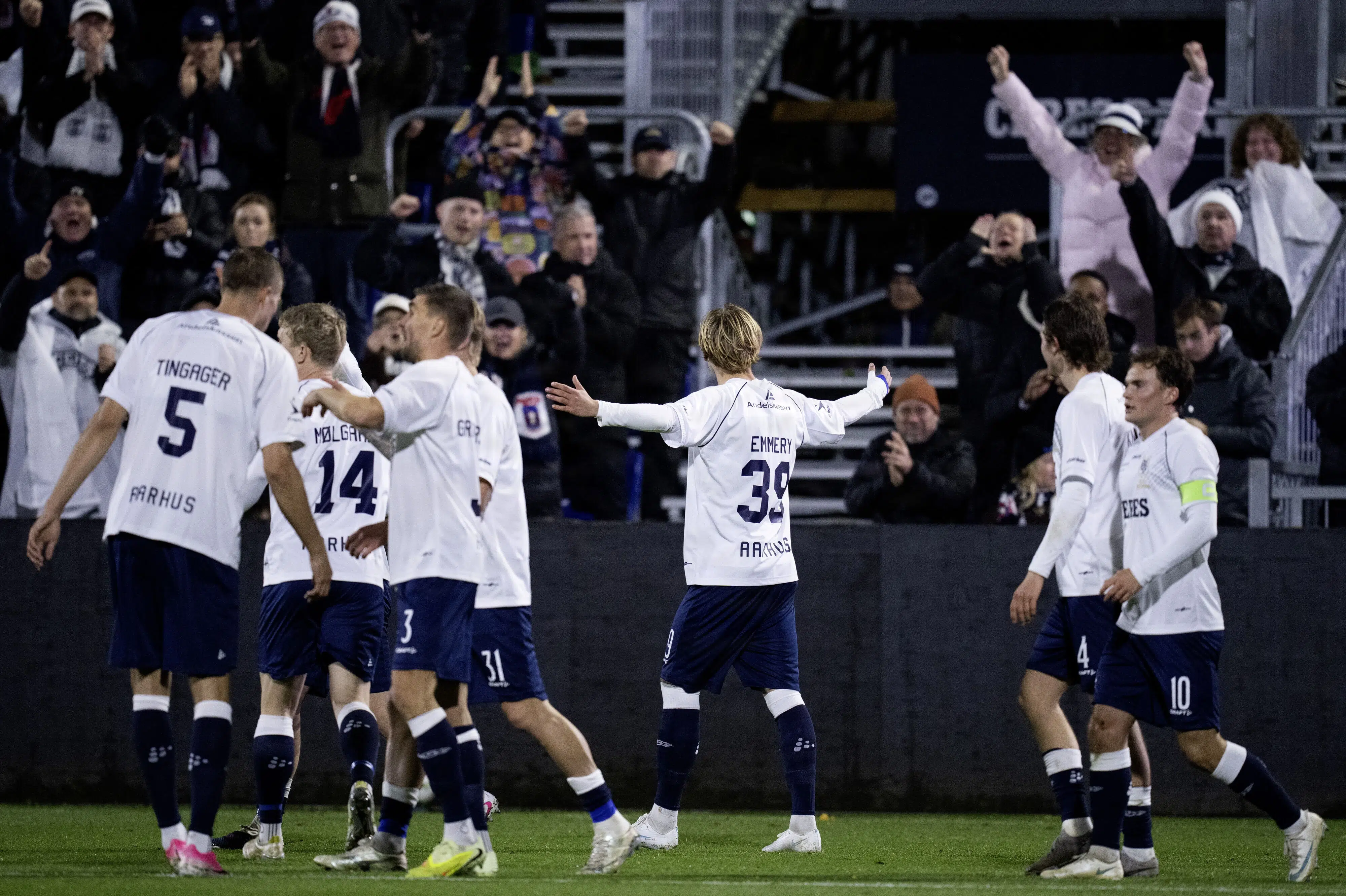 Ærgerrigt Roskilde-hold vil drille AGF's mestre