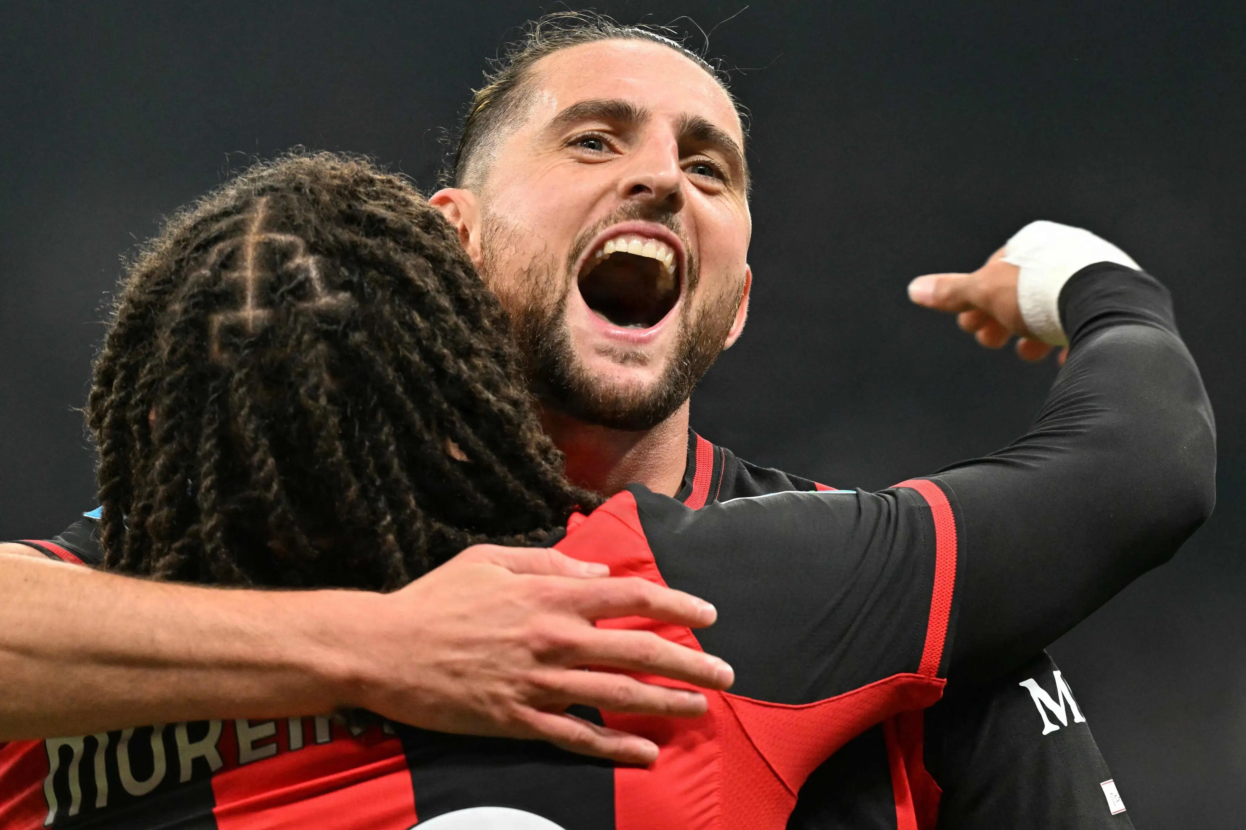 Milan udbygger derbydominans efter drømmestart mod Inter