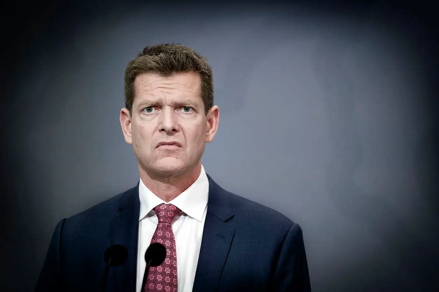 Sundhedsstyrelsen med direktør Søren Brostrøm i spidsen præsenterede tirsdag aften en risikovurdering med en række tiltag i kampen mod coronavirussen.