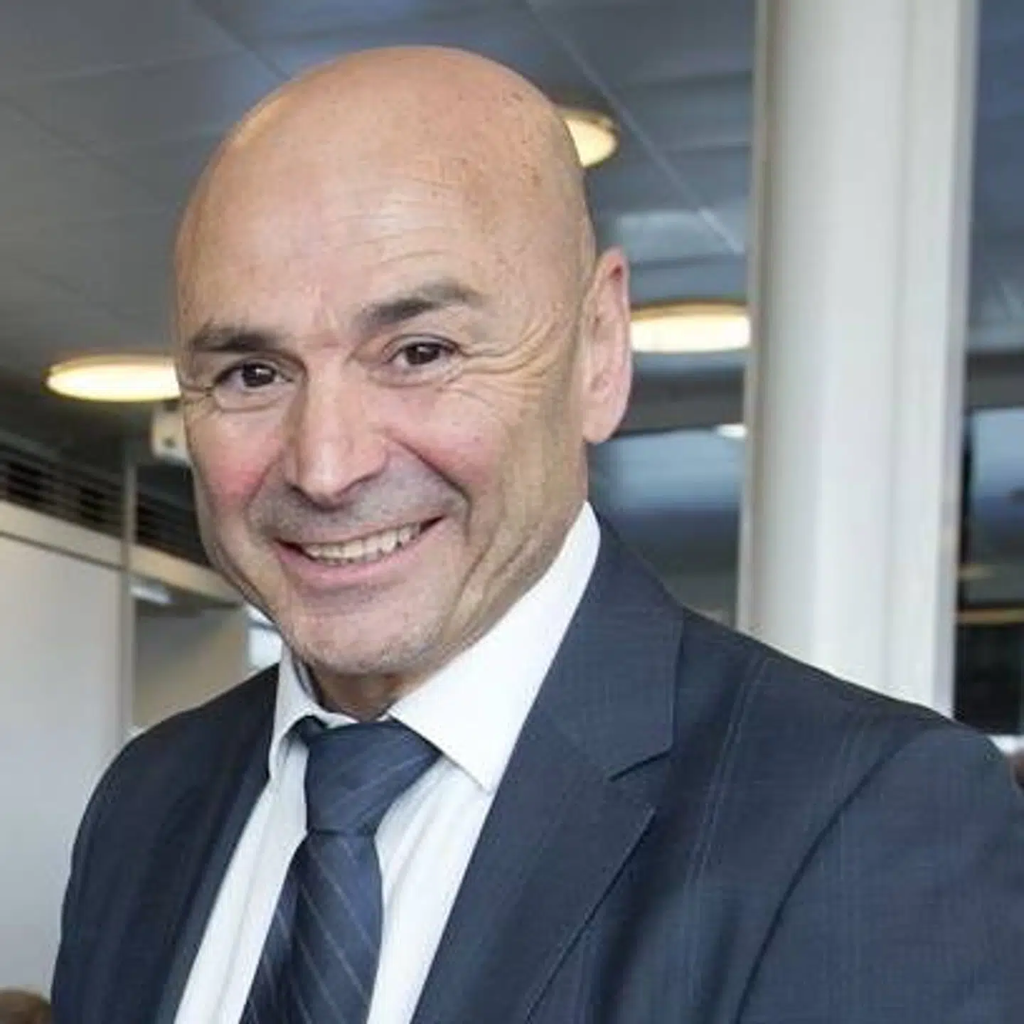 Fernando Oberreuter, der rejser med sin kone. (Privatfoto)