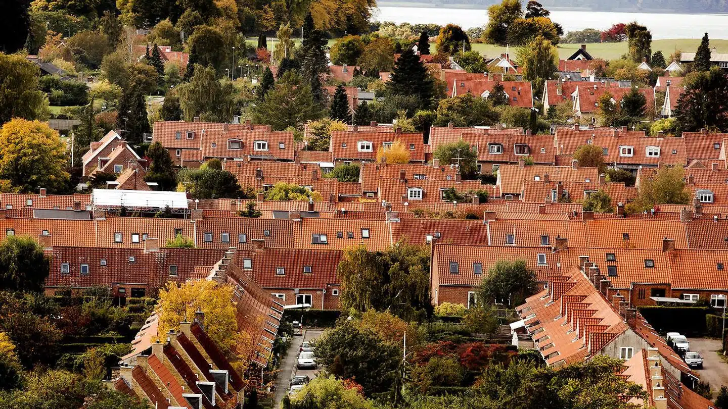 De milliardstore hjælpepakker, som regeringen har forhandlet på plads, risikerer at give danske boligejere højere renter.