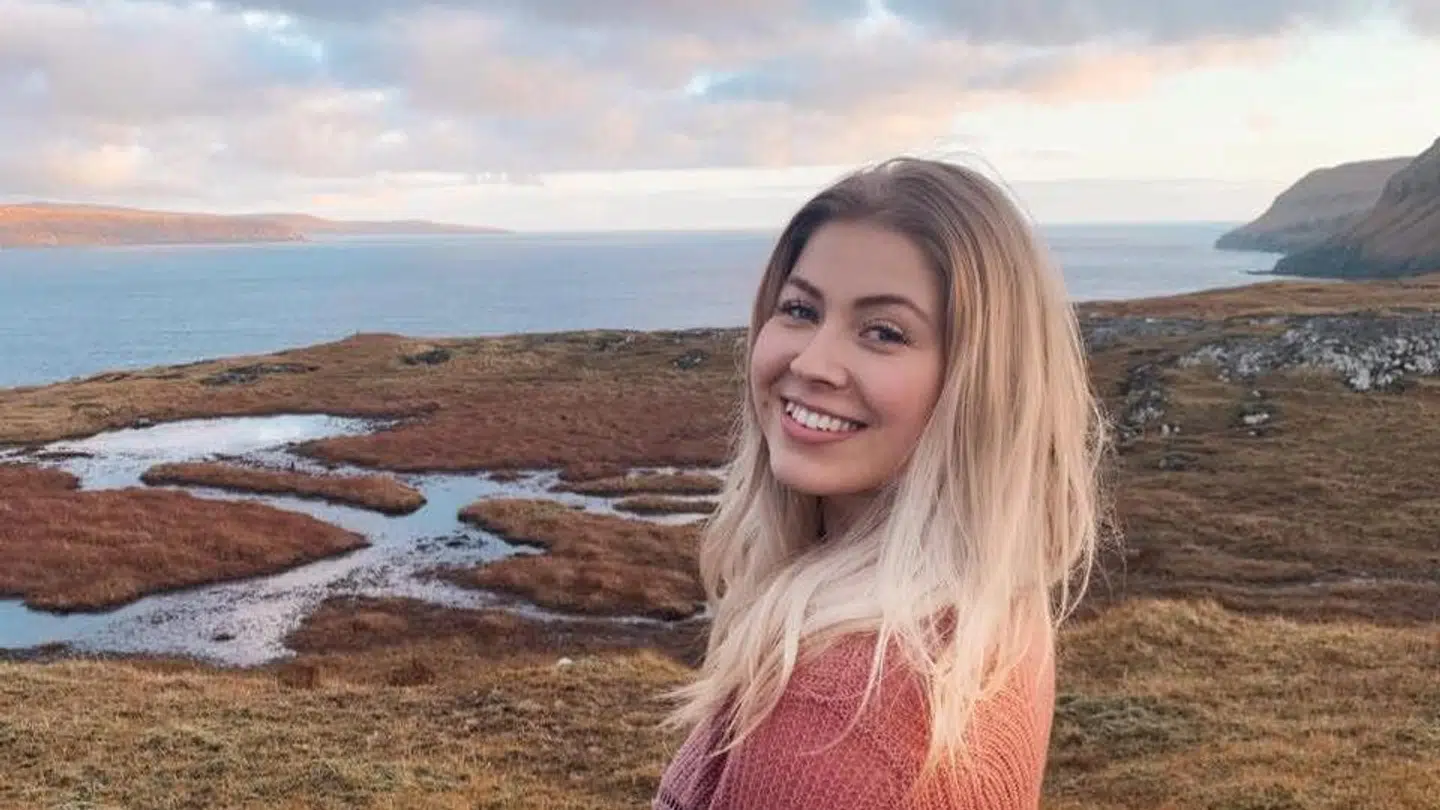 22-årige Victoria Fríðhild Winther fra Roskilde, der lige nu er fanget i Australien med en veninde på ubestemt tid. (Privatfoto)