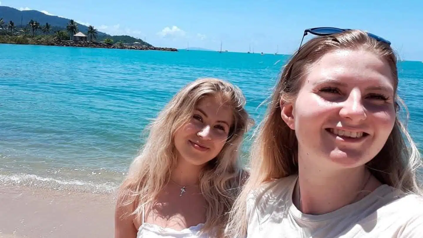 Victoria Fríðhild Winther og hendes veninde på det, der skulle have været deres livs eventyr i Australien. (Privatfoto)